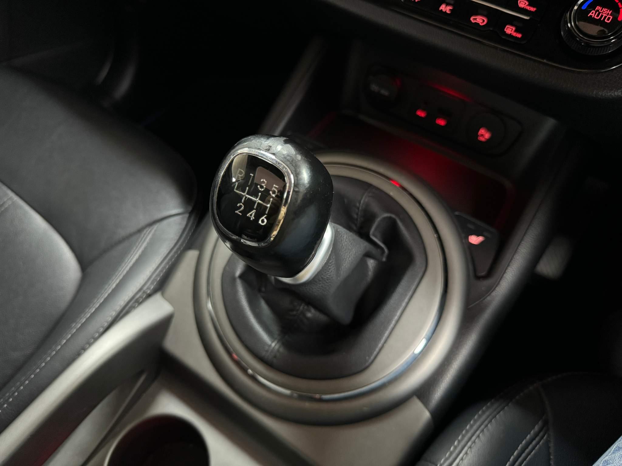 Kia Sportage 1.7 CRDi EcoDynamics 3 2WD Euro 5 (s/s) 5dr 5dr Manual 2014