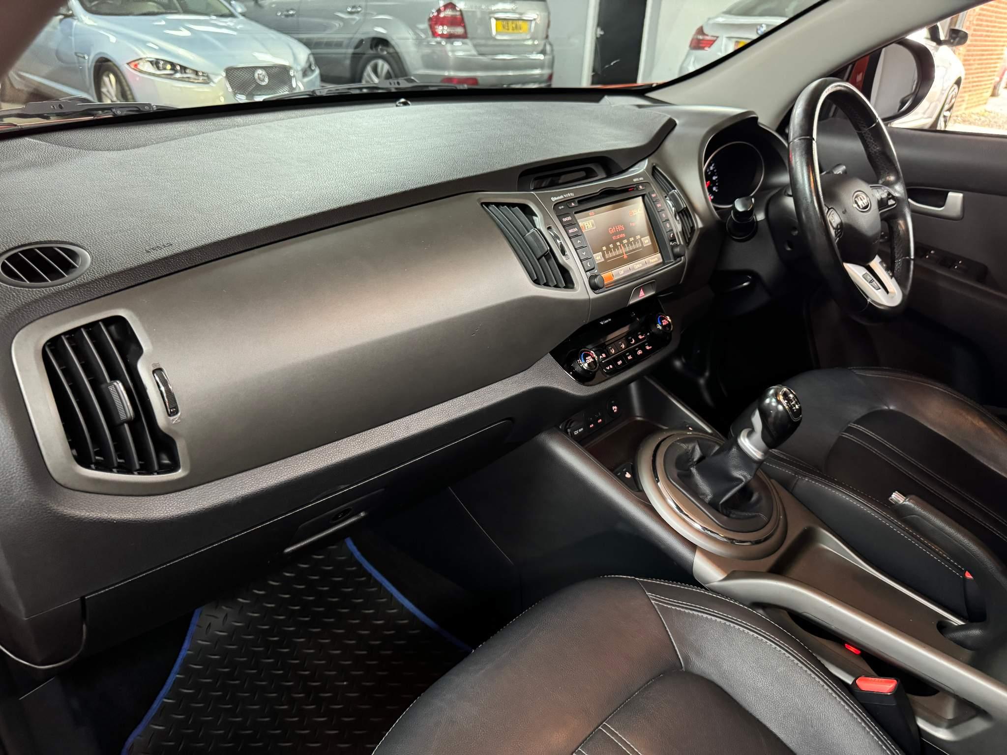 Kia Sportage 1.7 CRDi EcoDynamics 3 2WD Euro 5 (s/s) 5dr 5dr Manual 2014