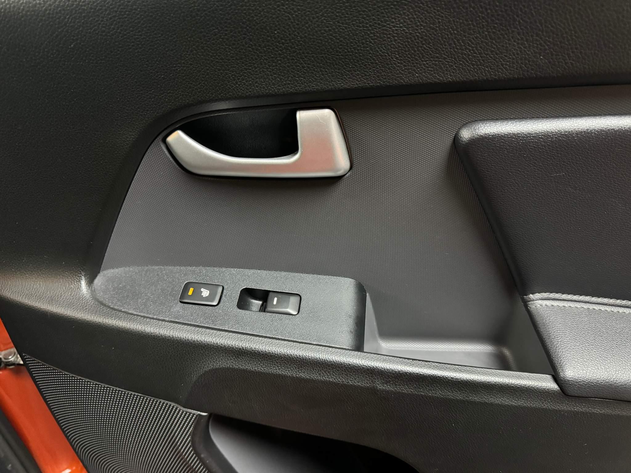 Kia Sportage 1.7 CRDi EcoDynamics 3 2WD Euro 5 (s/s) 5dr 5dr Manual 2014