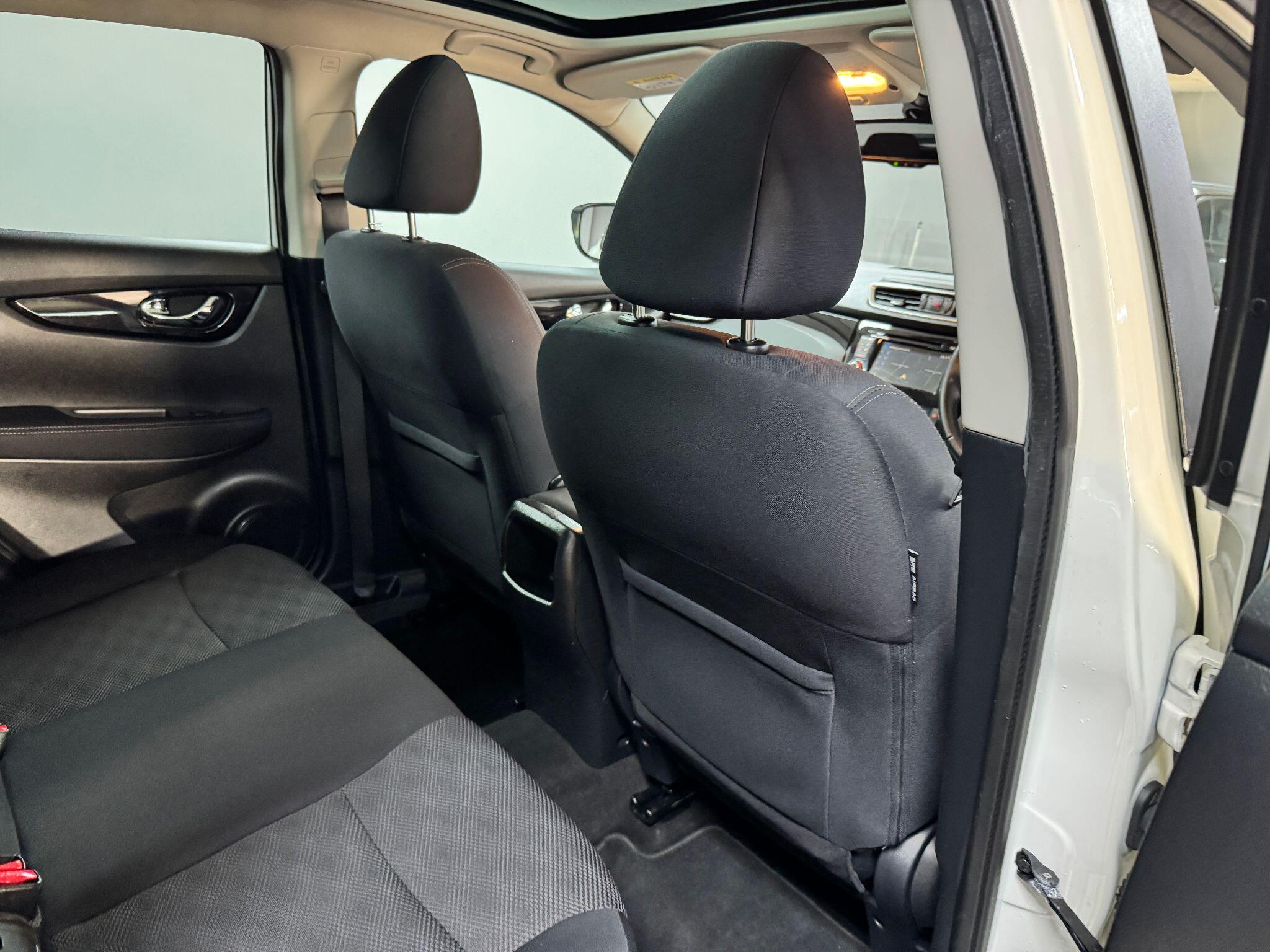 Nissan Qashqai 1.6 dCi N-Connecta 2WD Euro 6 (s/s) 5dr 5dr Manual 2016