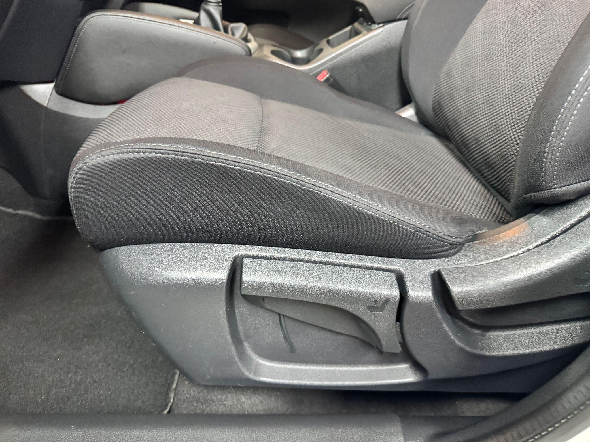 Nissan Qashqai 1.6 dCi N-Connecta 2WD Euro 6 (s/s) 5dr 5dr Manual 2016