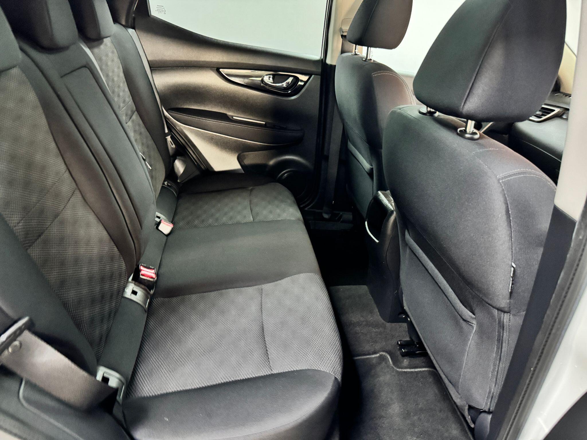 Nissan Qashqai 1.6 dCi N-Connecta 2WD Euro 6 (s/s) 5dr 5dr Manual 2016