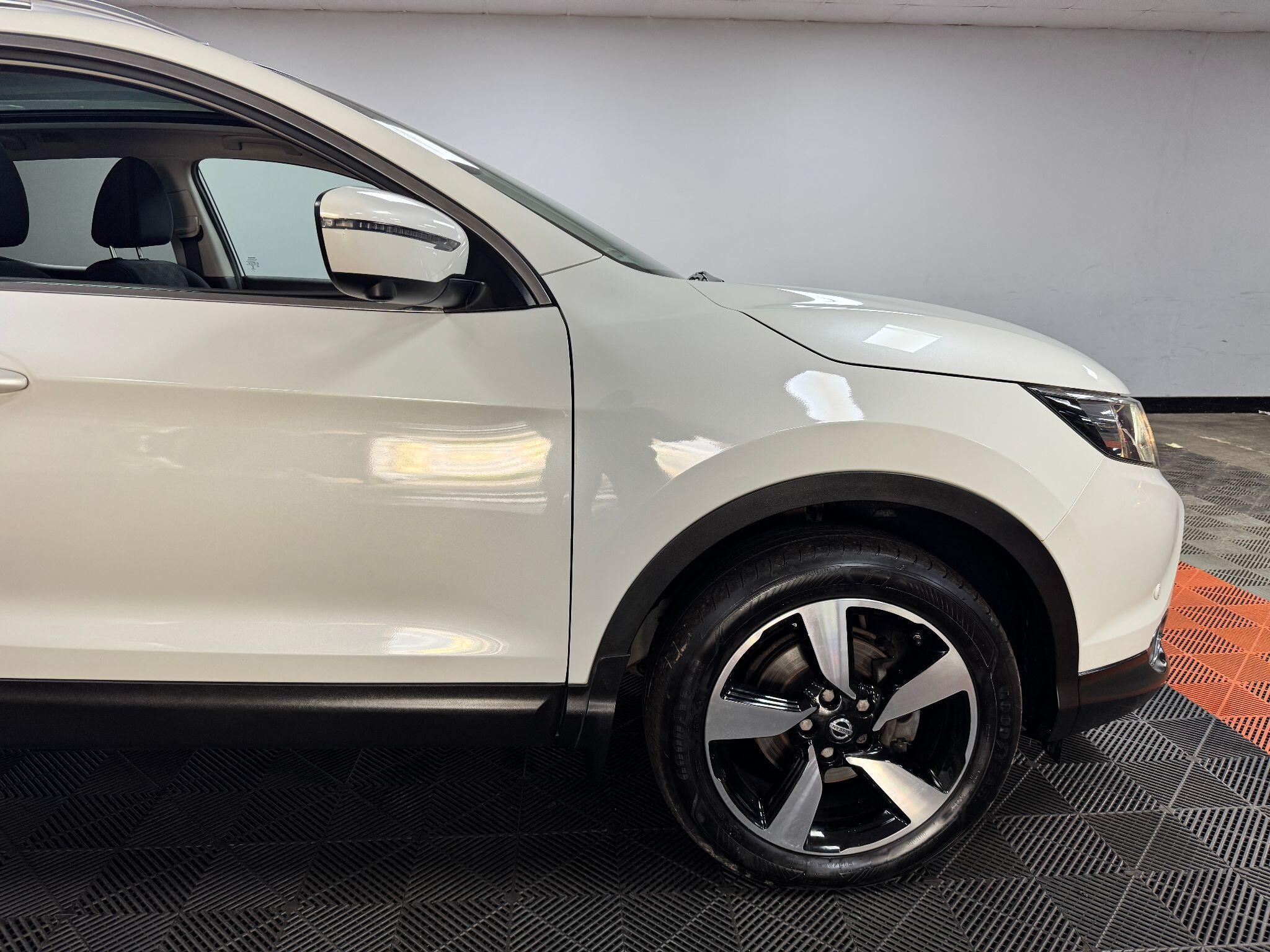 Nissan Qashqai 1.6 dCi N-Connecta 2WD Euro 6 (s/s) 5dr 5dr Manual 2016