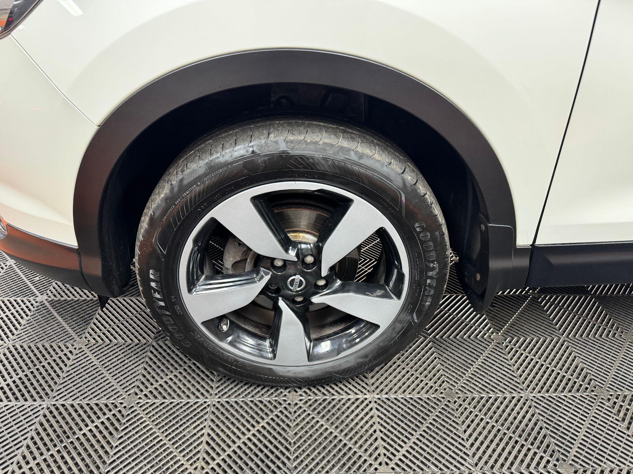 Nissan Qashqai 1.6 dCi N-Connecta 2WD Euro 6 (s/s) 5dr 5dr Manual 2016