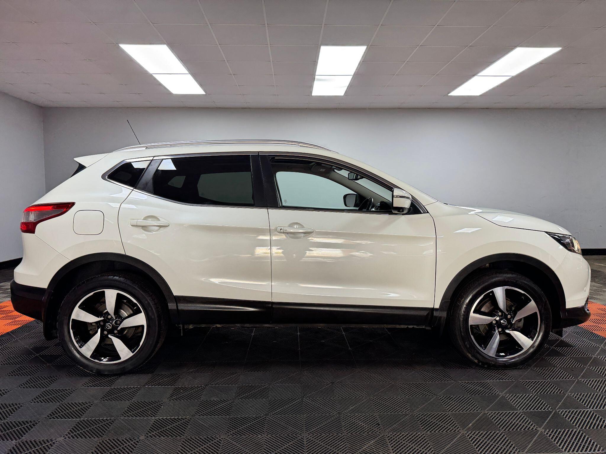 Nissan Qashqai 1.6 dCi N-Connecta 2WD Euro 6 (s/s) 5dr 5dr Manual 2016