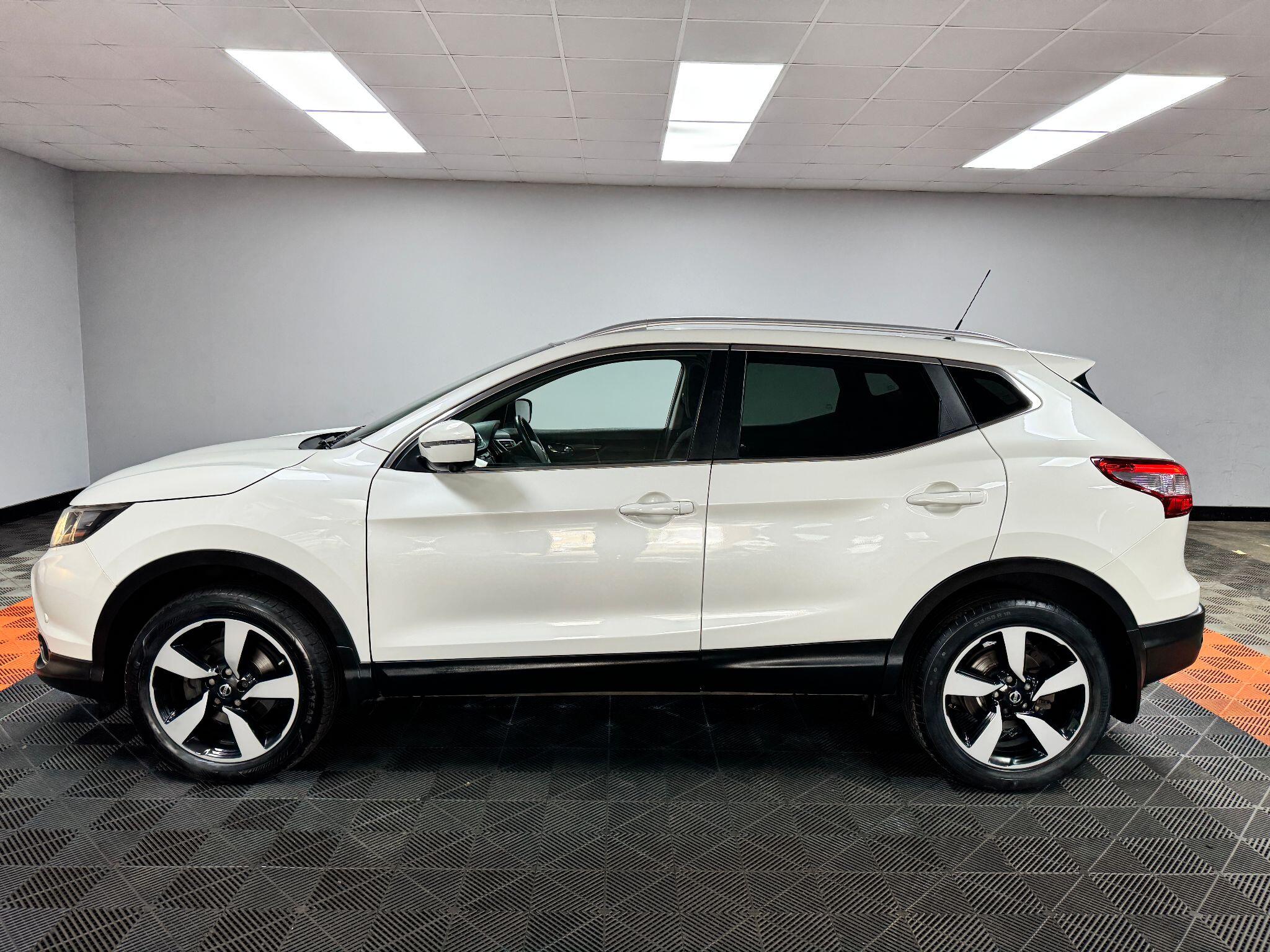 Nissan Qashqai 1.6 dCi N-Connecta 2WD Euro 6 (s/s) 5dr 5dr Manual 2016