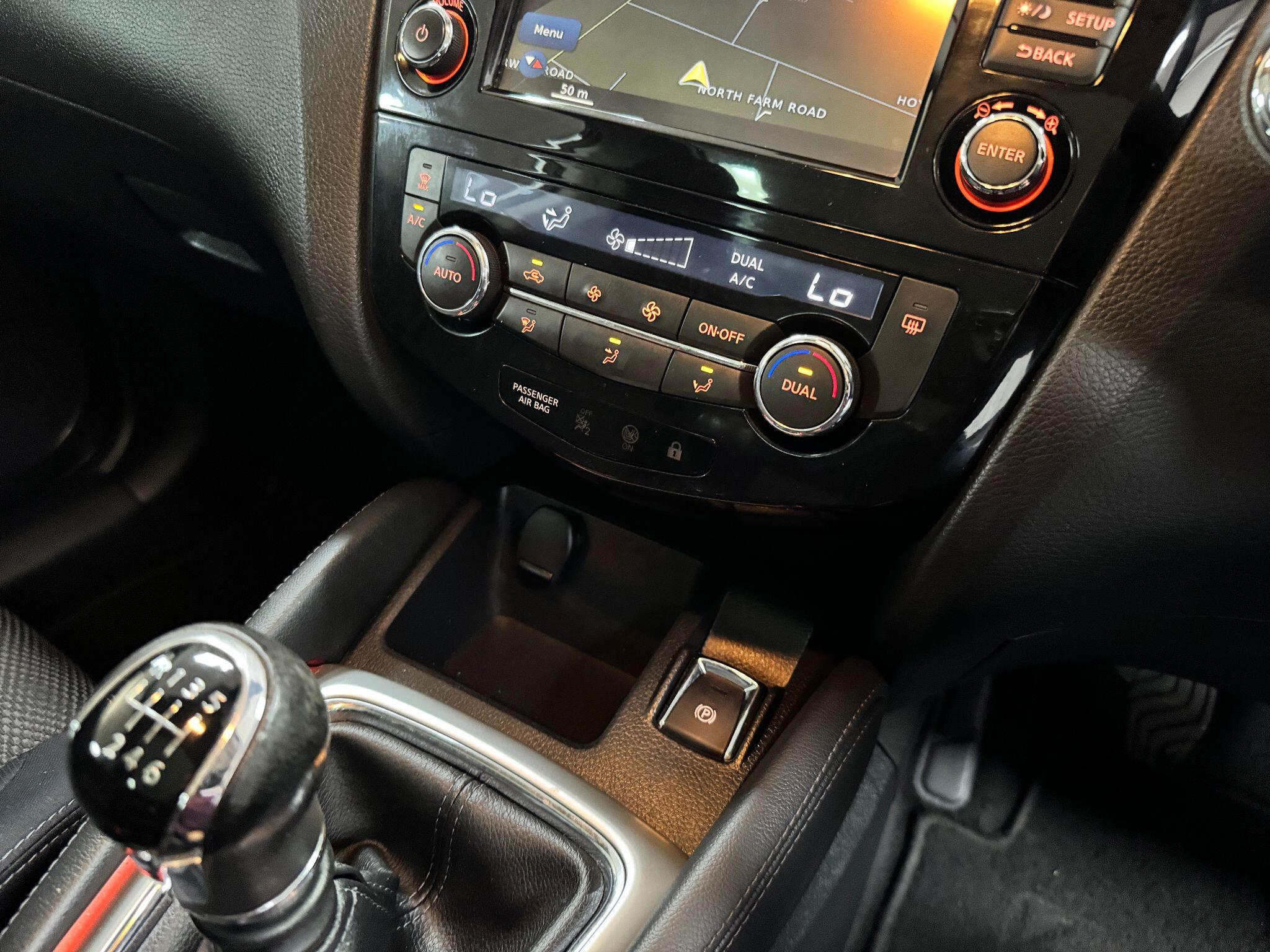 Nissan Qashqai 1.6 dCi N-Connecta 2WD Euro 6 (s/s) 5dr 5dr Manual 2016