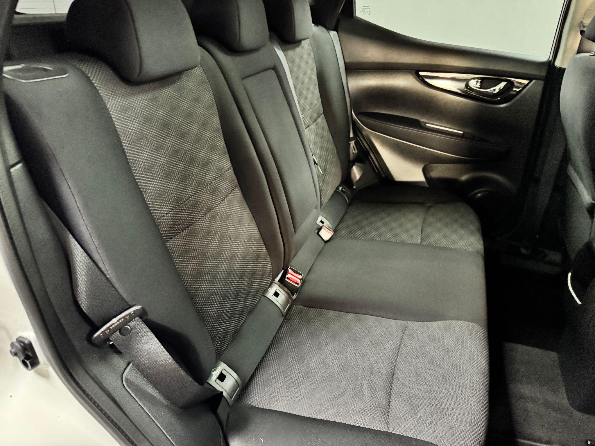 Nissan Qashqai 1.6 dCi N-Connecta 2WD Euro 6 (s/s) 5dr 5dr Manual 2016