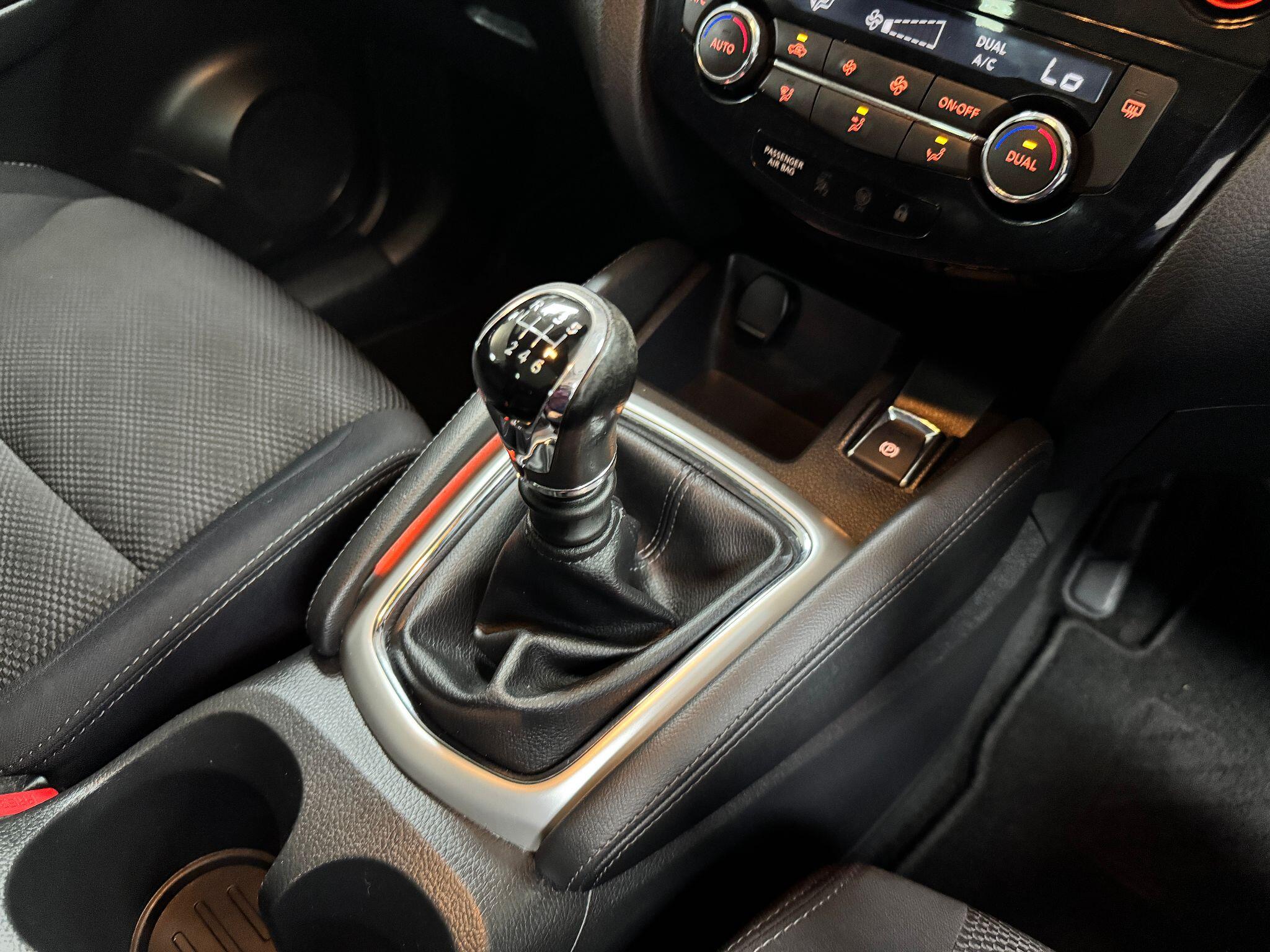 Nissan Qashqai 1.6 dCi N-Connecta 2WD Euro 6 (s/s) 5dr 5dr Manual 2016