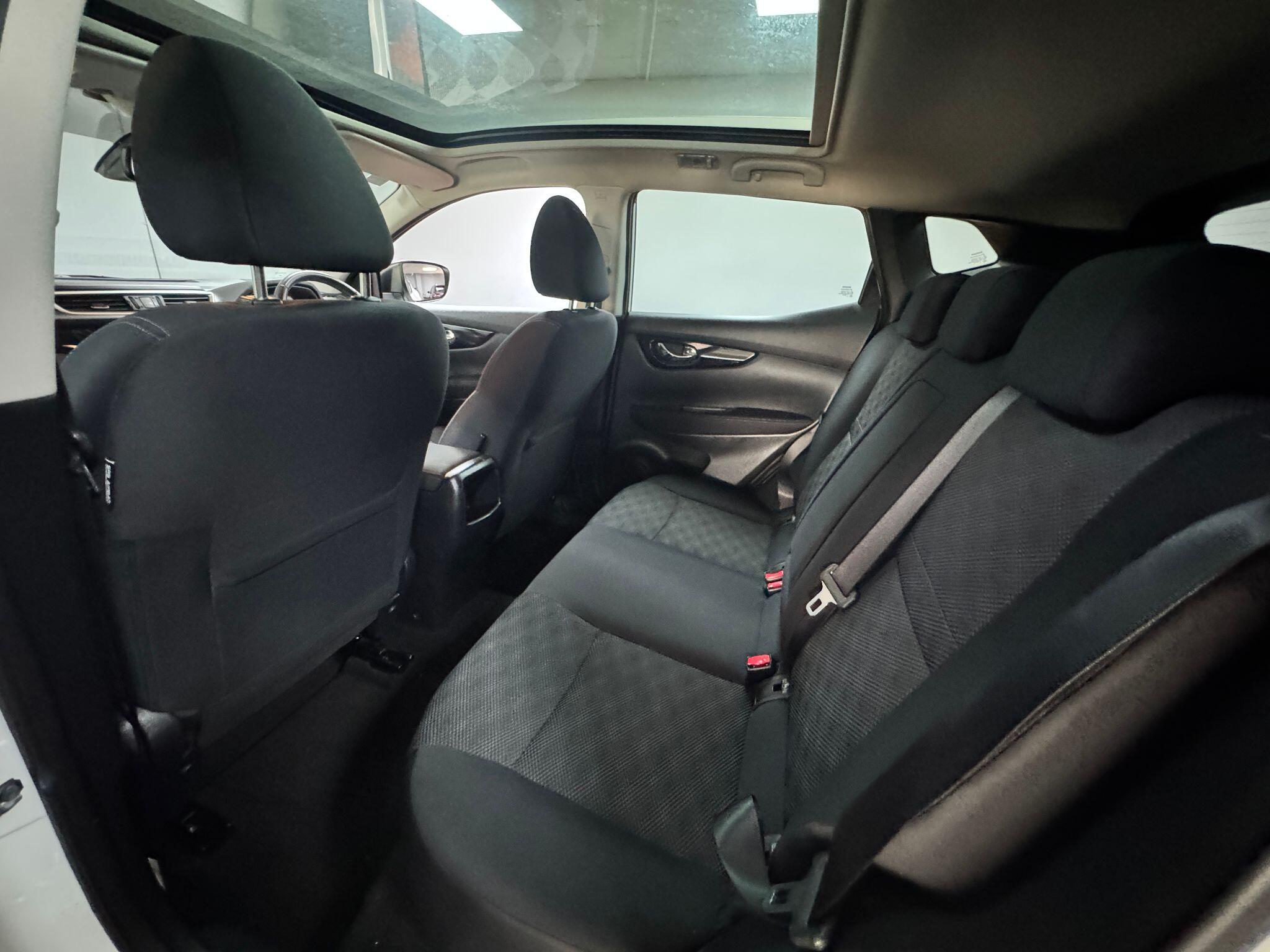 Nissan Qashqai 1.6 dCi N-Connecta 2WD Euro 6 (s/s) 5dr 5dr Manual 2016