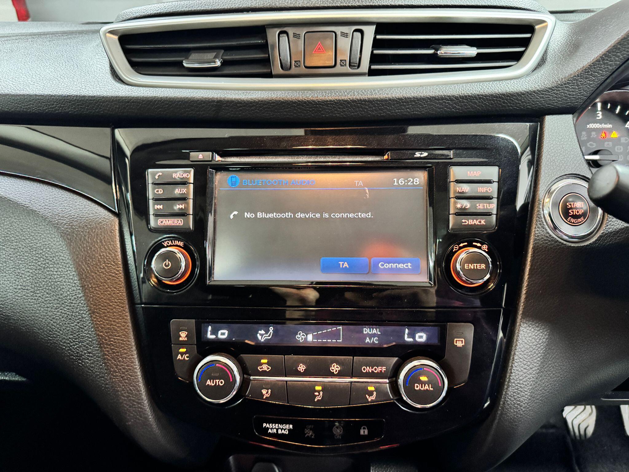 Nissan Qashqai 1.6 dCi N-Connecta 2WD Euro 6 (s/s) 5dr 5dr Manual 2016