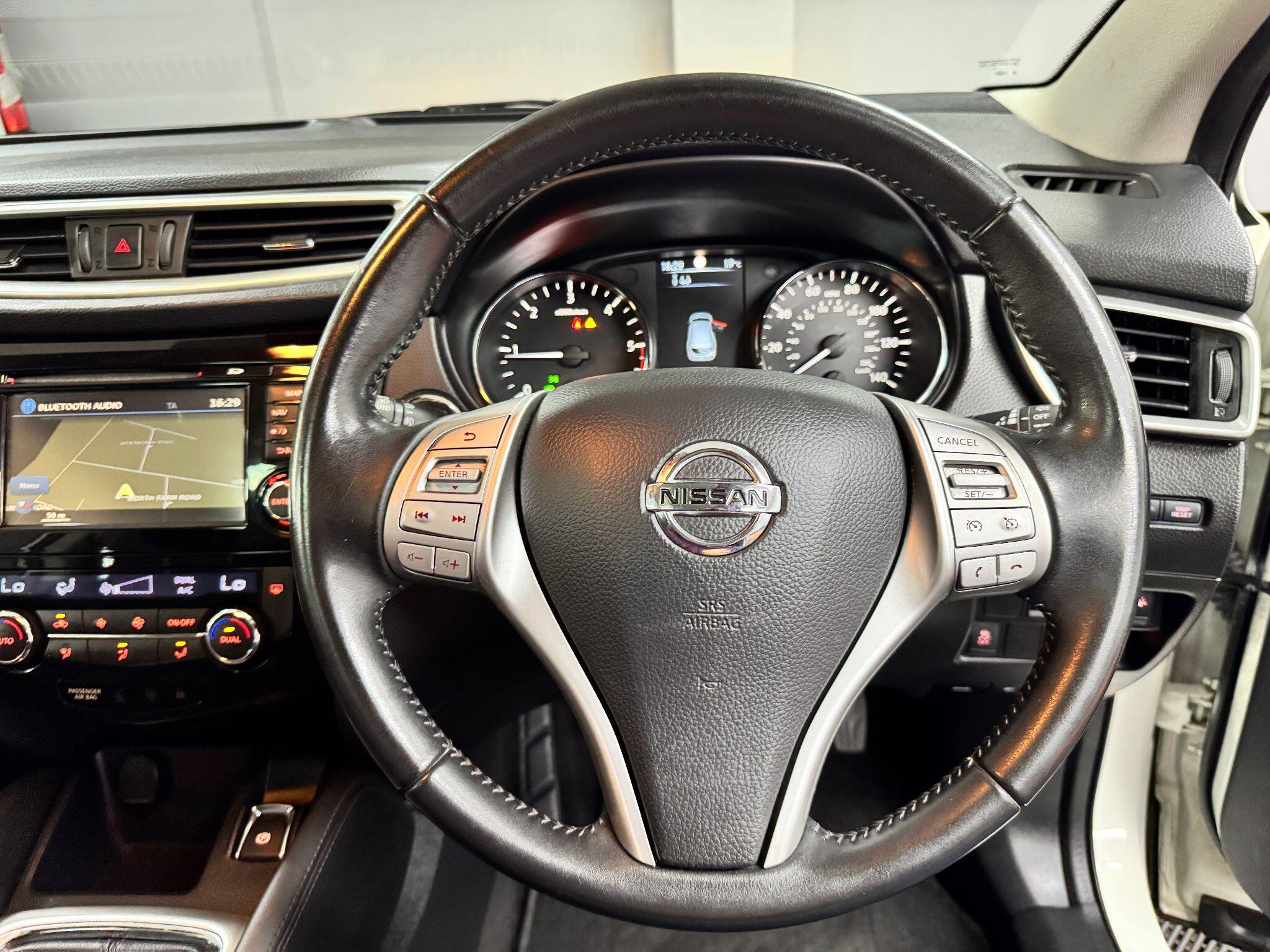 Nissan Qashqai 1.6 dCi N-Connecta 2WD Euro 6 (s/s) 5dr 5dr Manual 2016