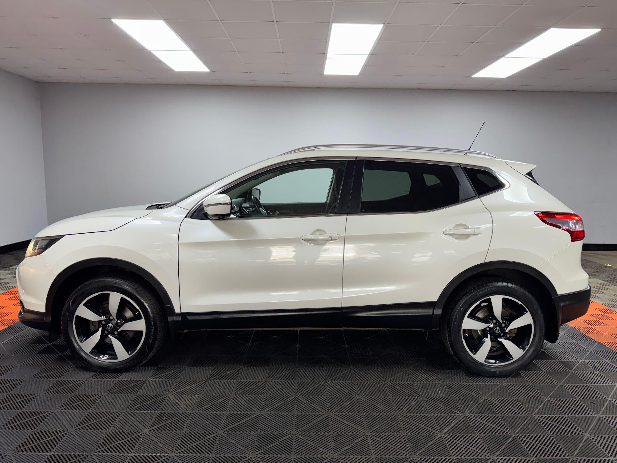 Nissan Qashqai 1.6 dCi N-Connecta 2WD Euro 6 (s/s) 5dr 5dr Manual 2016