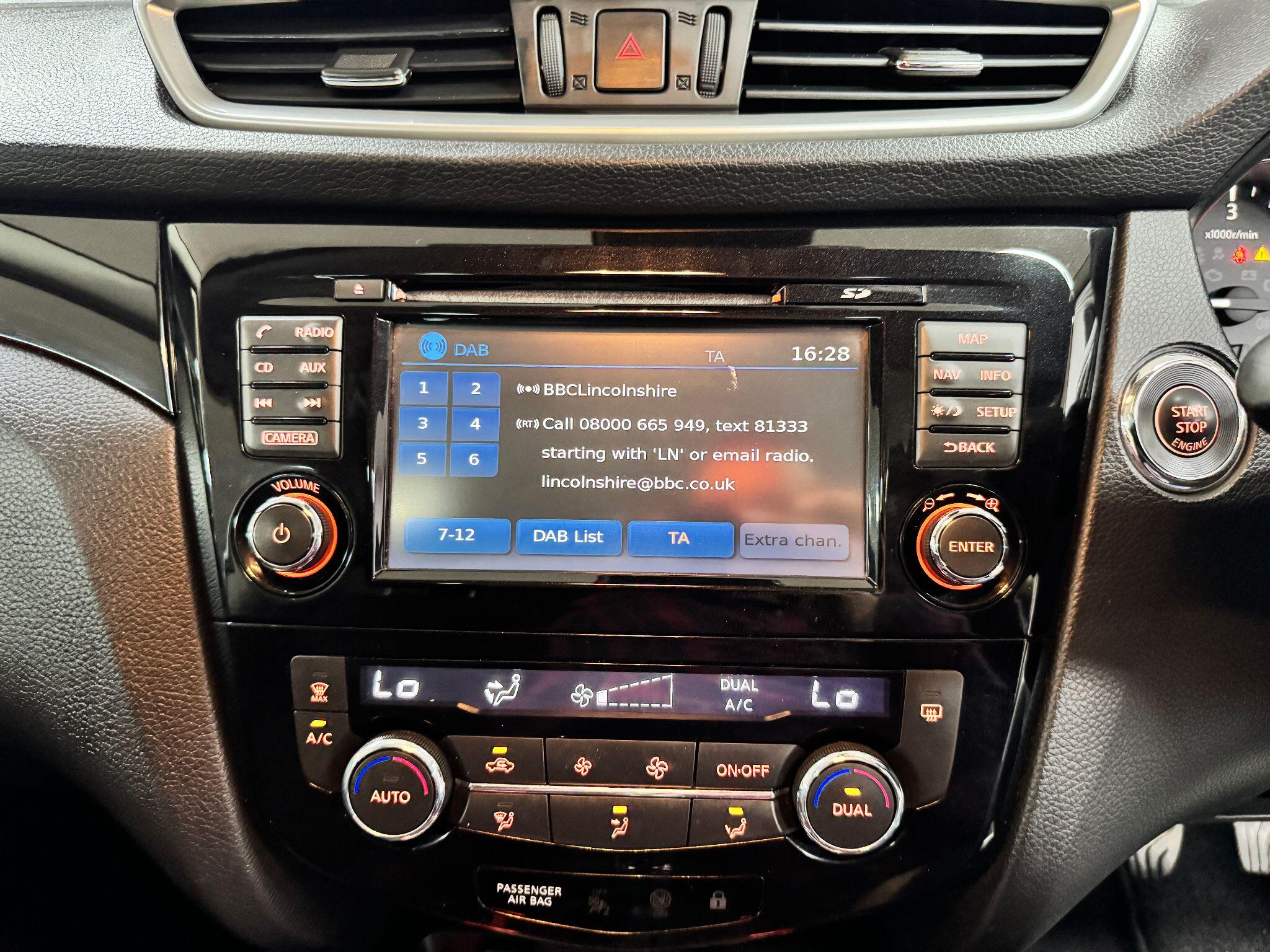 Nissan Qashqai 1.6 dCi N-Connecta 2WD Euro 6 (s/s) 5dr 5dr Manual 2016