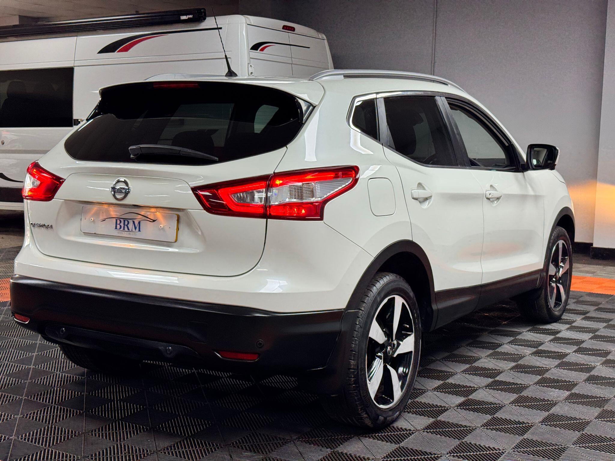 Nissan Qashqai 1.6 dCi N-Connecta 2WD Euro 6 (s/s) 5dr 5dr Manual 2016