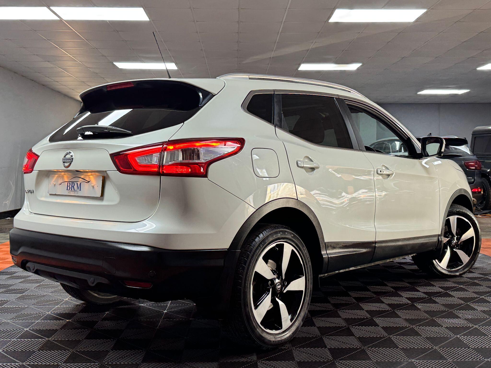 Nissan Qashqai 1.6 dCi N-Connecta 2WD Euro 6 (s/s) 5dr 5dr Manual 2016