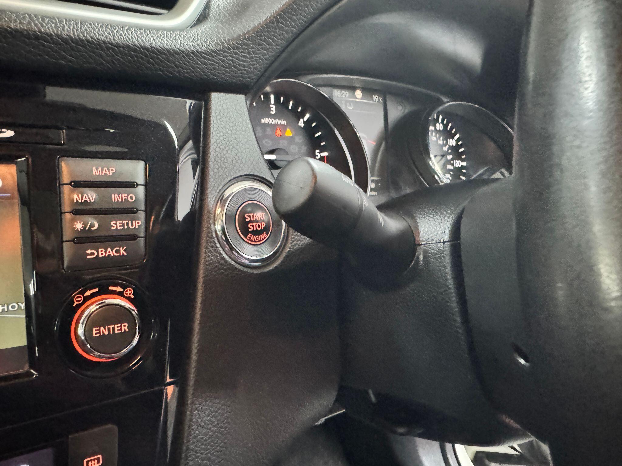 Nissan Qashqai 1.6 dCi N-Connecta 2WD Euro 6 (s/s) 5dr 5dr Manual 2016