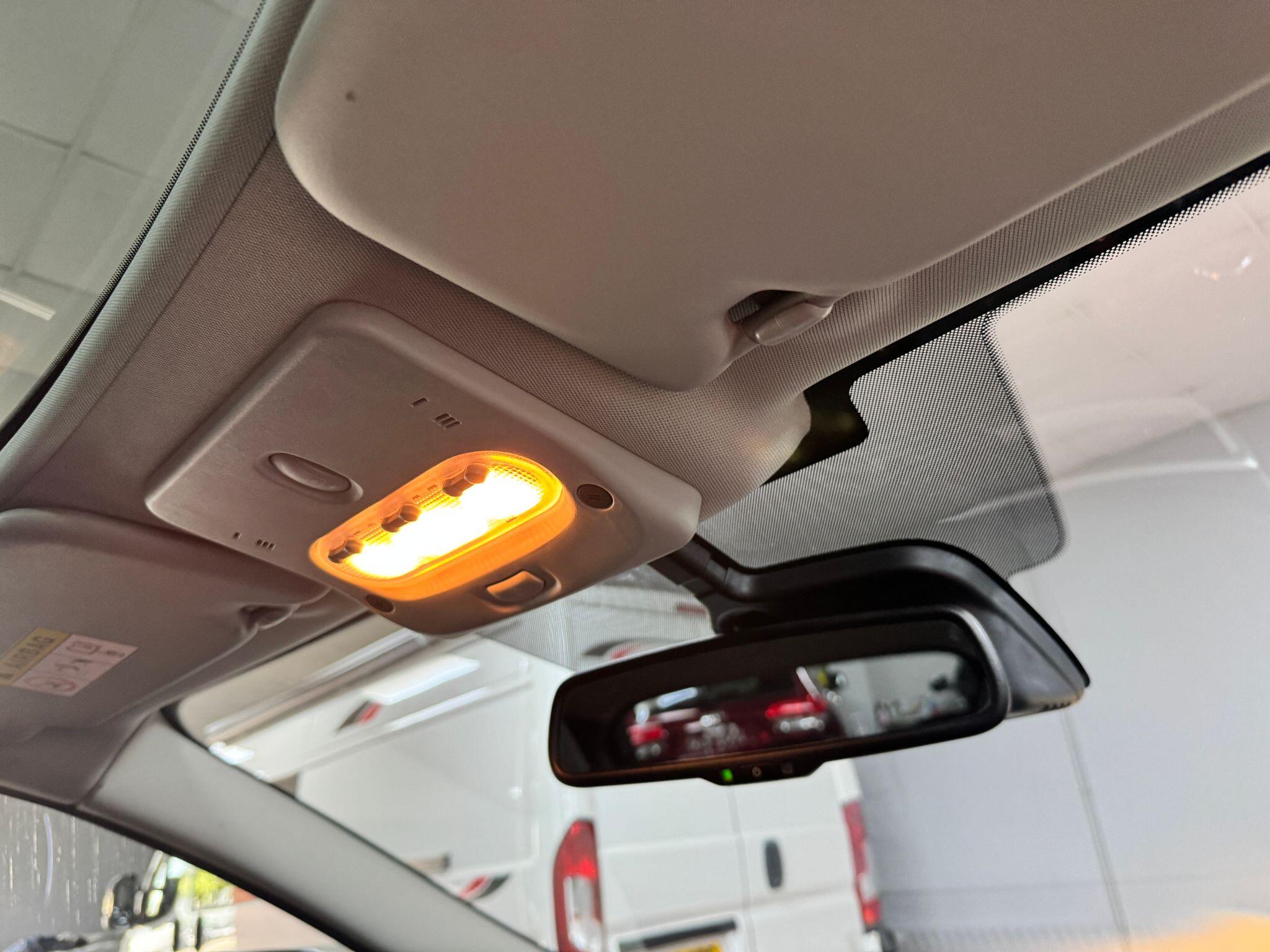 Nissan Qashqai 1.6 dCi N-Connecta 2WD Euro 6 (s/s) 5dr 5dr Manual 2016