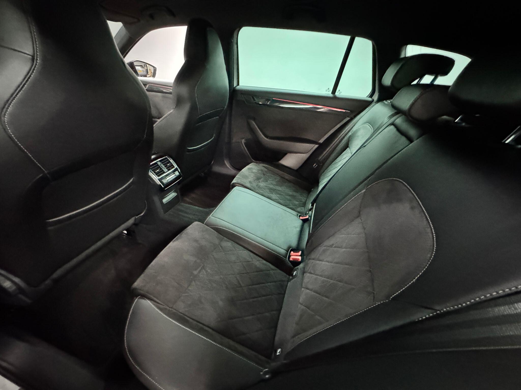 Skoda Superb 2.0 TDI SportLine DSG Auto 6Spd Euro 6 (s/s) 5dr 5dr Automatic 2016