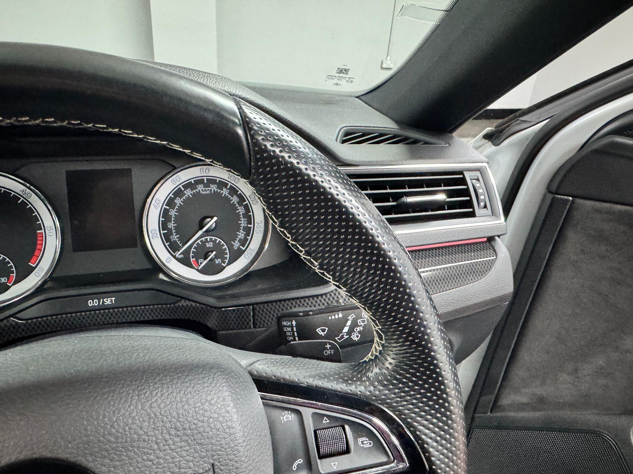 Skoda Superb 2.0 TDI SportLine DSG Auto 6Spd Euro 6 (s/s) 5dr 5dr Automatic 2016