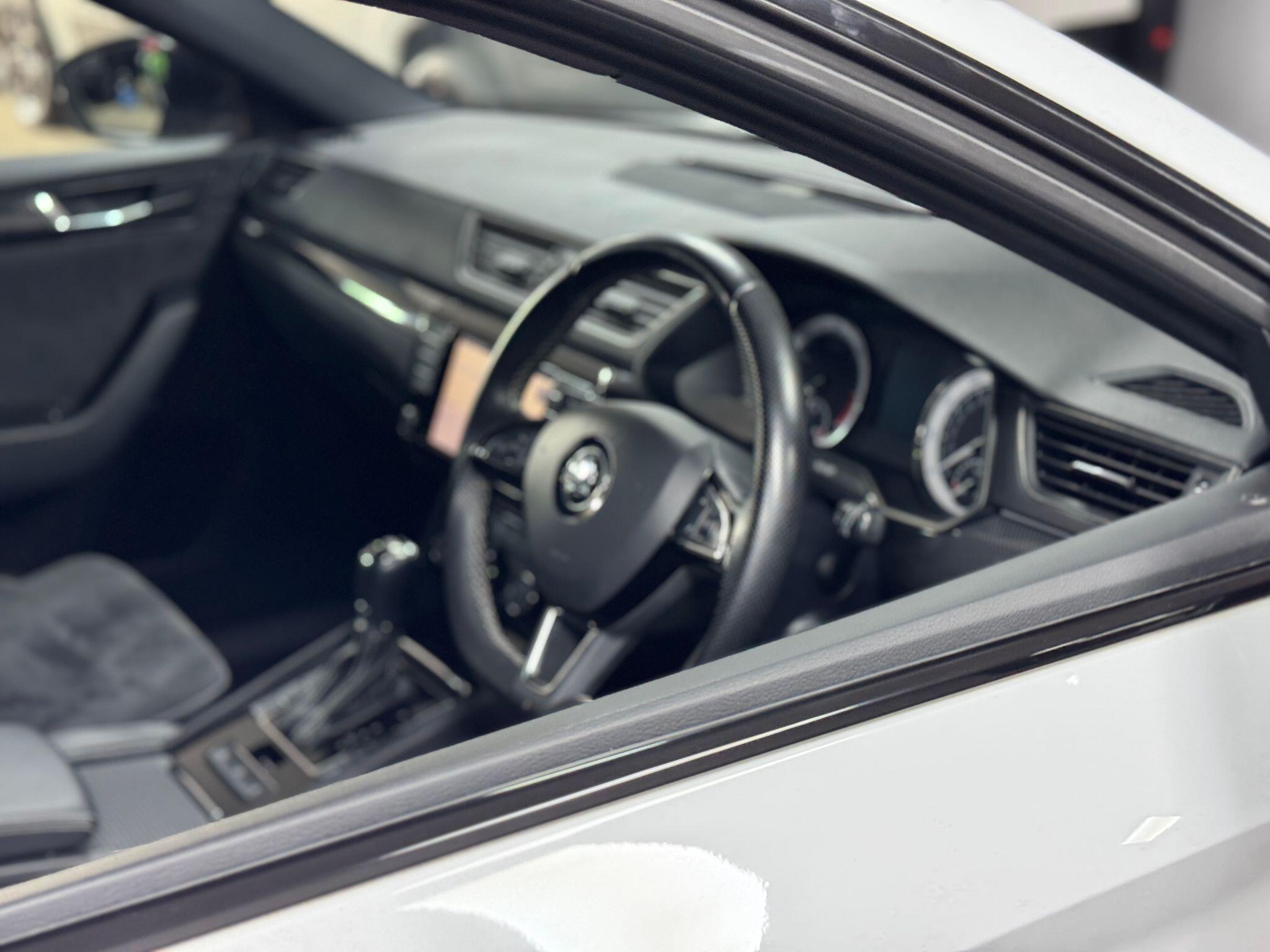 Skoda Superb 2.0 TDI SportLine DSG Auto 6Spd Euro 6 (s/s) 5dr 5dr Automatic 2016