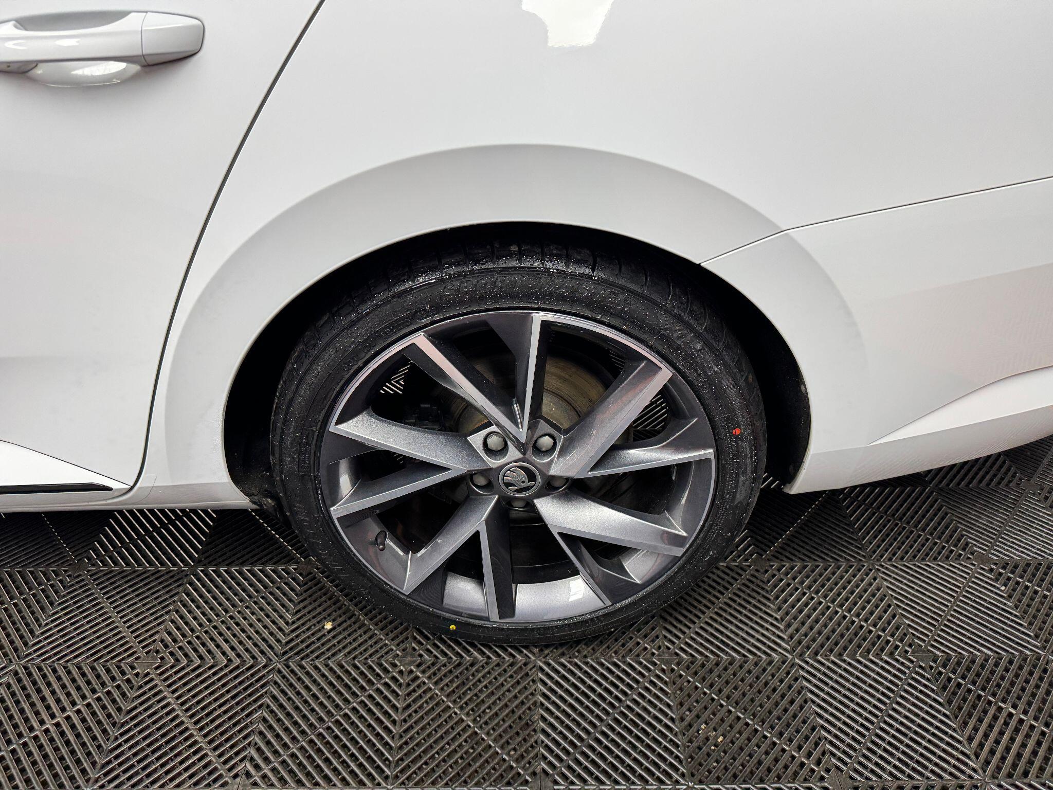 Skoda Superb 2.0 TDI SportLine DSG Auto 6Spd Euro 6 (s/s) 5dr 5dr Automatic 2016