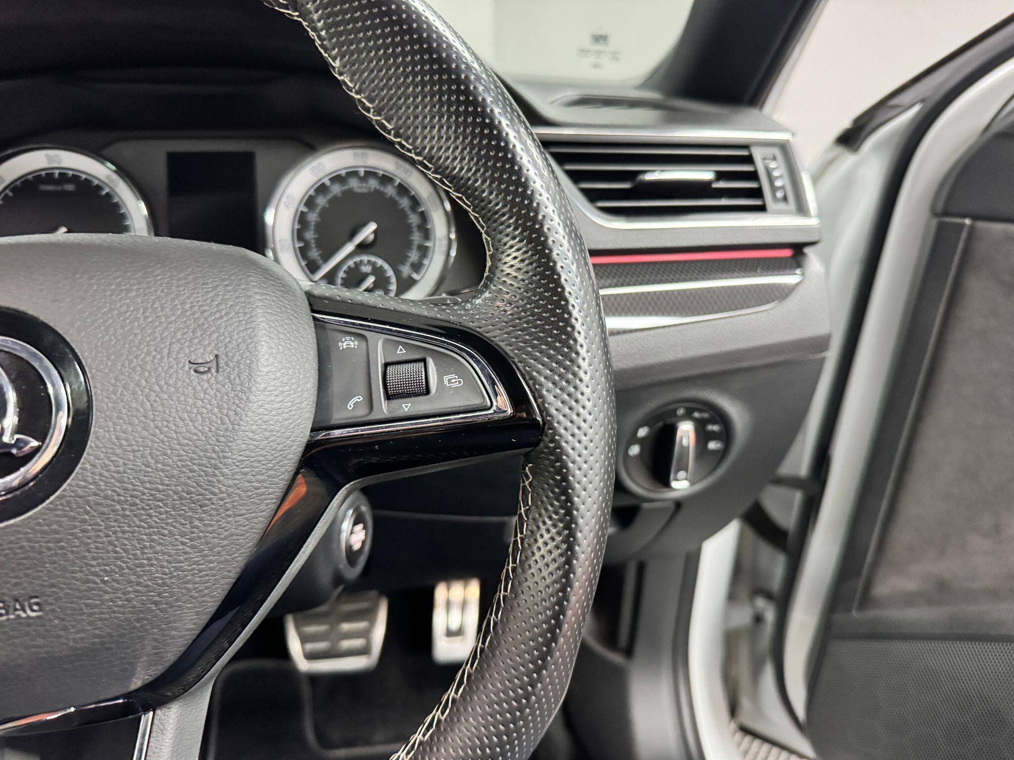 Skoda Superb 2.0 TDI SportLine DSG Auto 6Spd Euro 6 (s/s) 5dr 5dr Automatic 2016