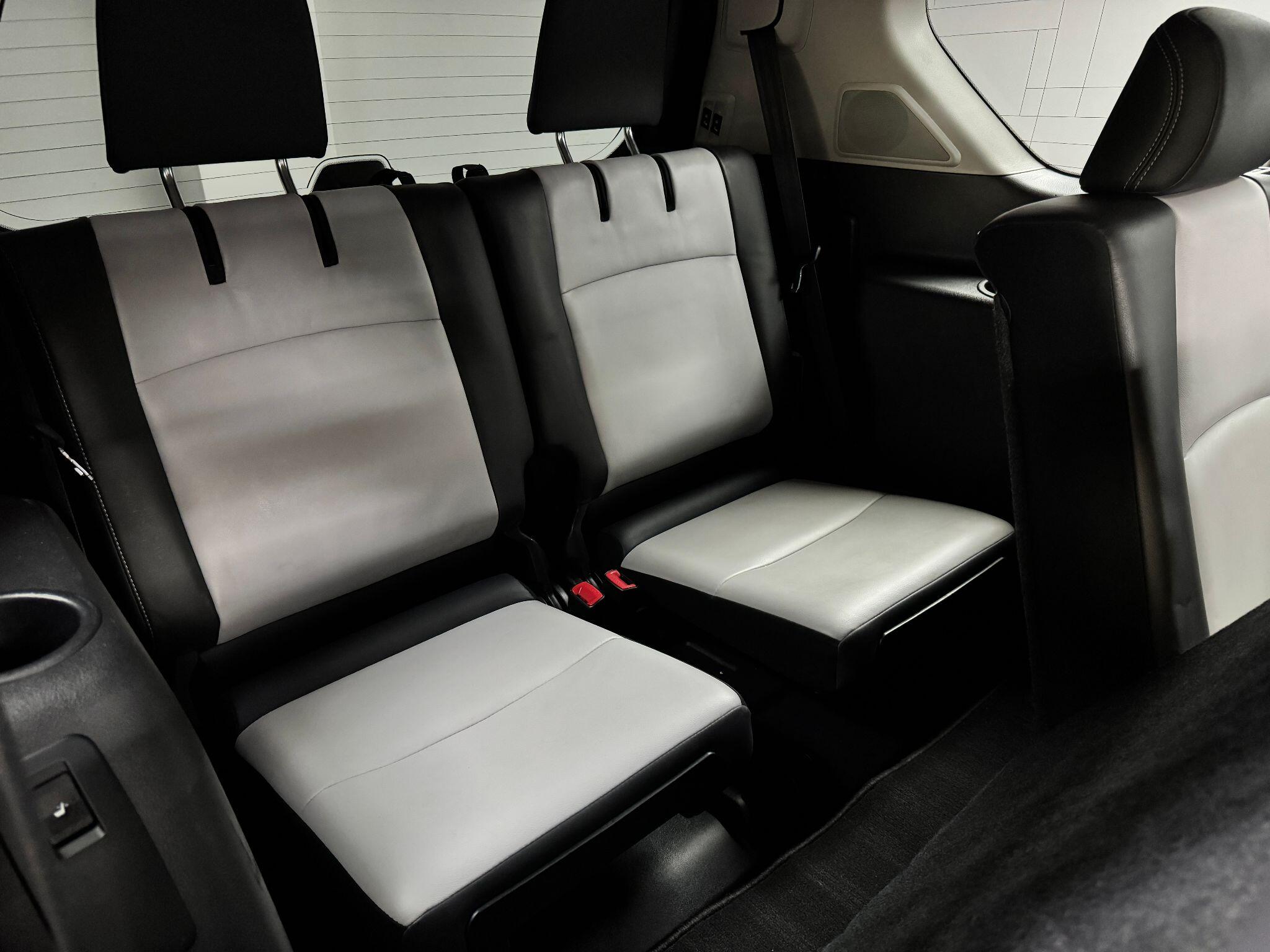 Toyota Land Cruiser 3.0 D-4D Invincible Auto 4WD Euro 5 5dr (7 Seats) 5dr Automatic 2014