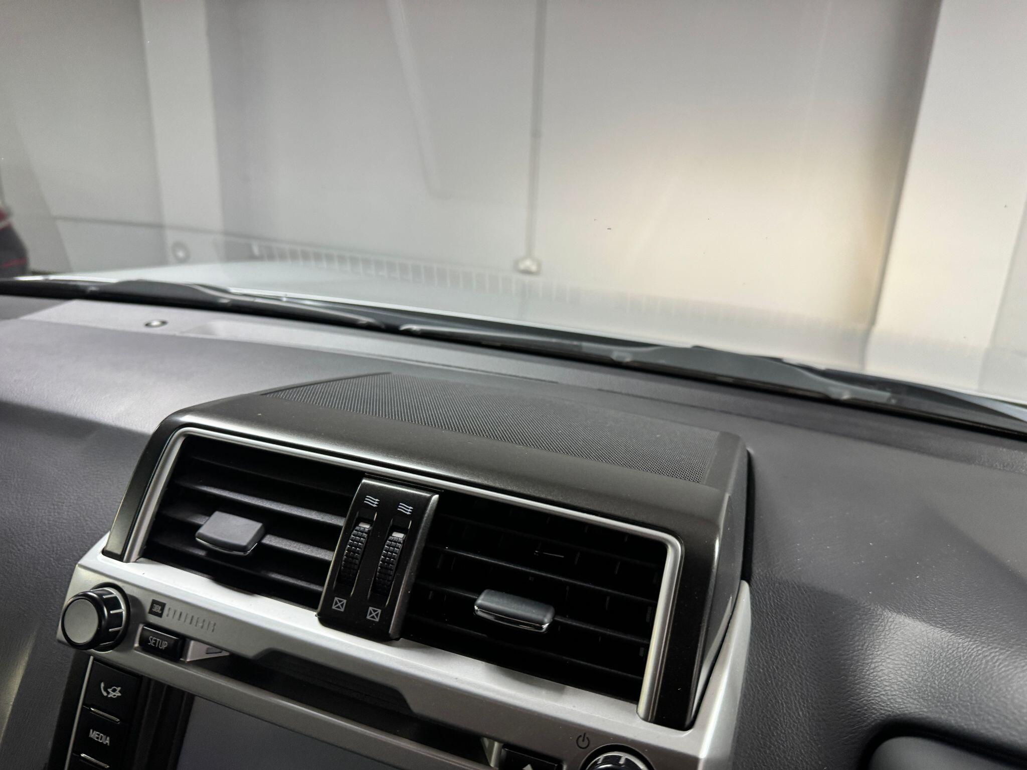 Toyota Land Cruiser 3.0 D-4D Invincible Auto 4WD Euro 5 5dr (7 Seats) 5dr Automatic 2014