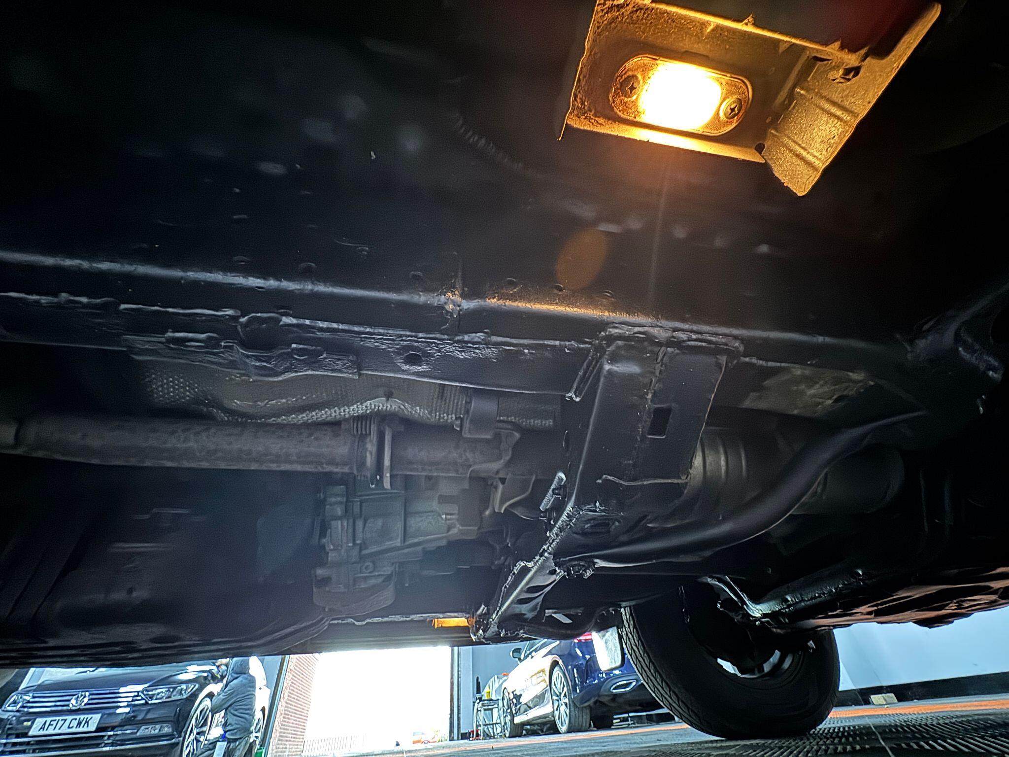 Toyota Land Cruiser 3.0 D-4D Invincible Auto 4WD Euro 5 5dr (7 Seats) 5dr Automatic 2014