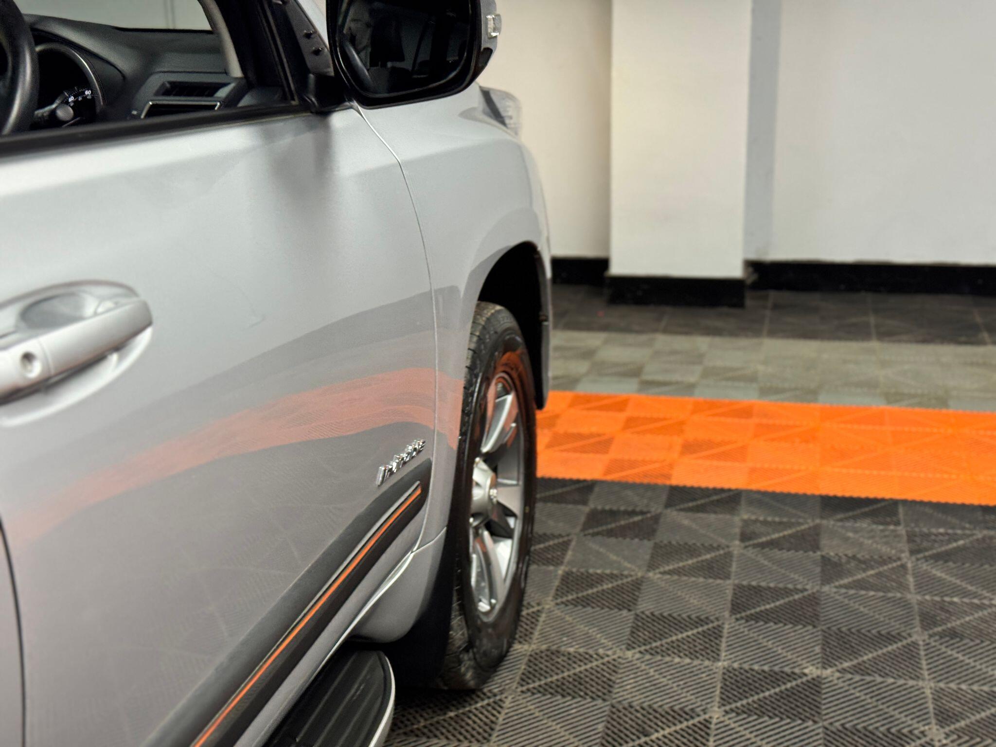 Toyota Land Cruiser 3.0 D-4D Invincible Auto 4WD Euro 5 5dr (7 Seats) 5dr Automatic 2014