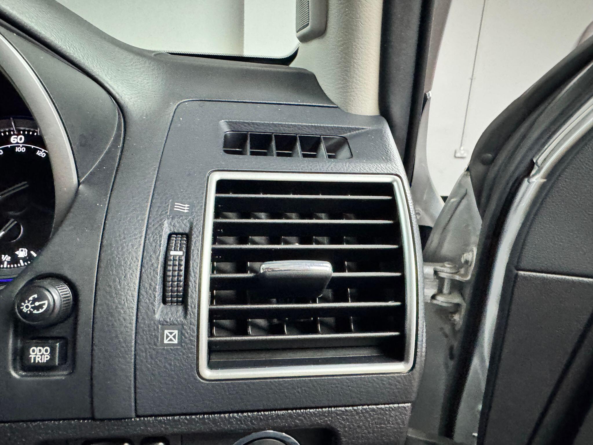 Toyota Land Cruiser 3.0 D-4D Invincible Auto 4WD Euro 5 5dr (7 Seats) 5dr Automatic 2014