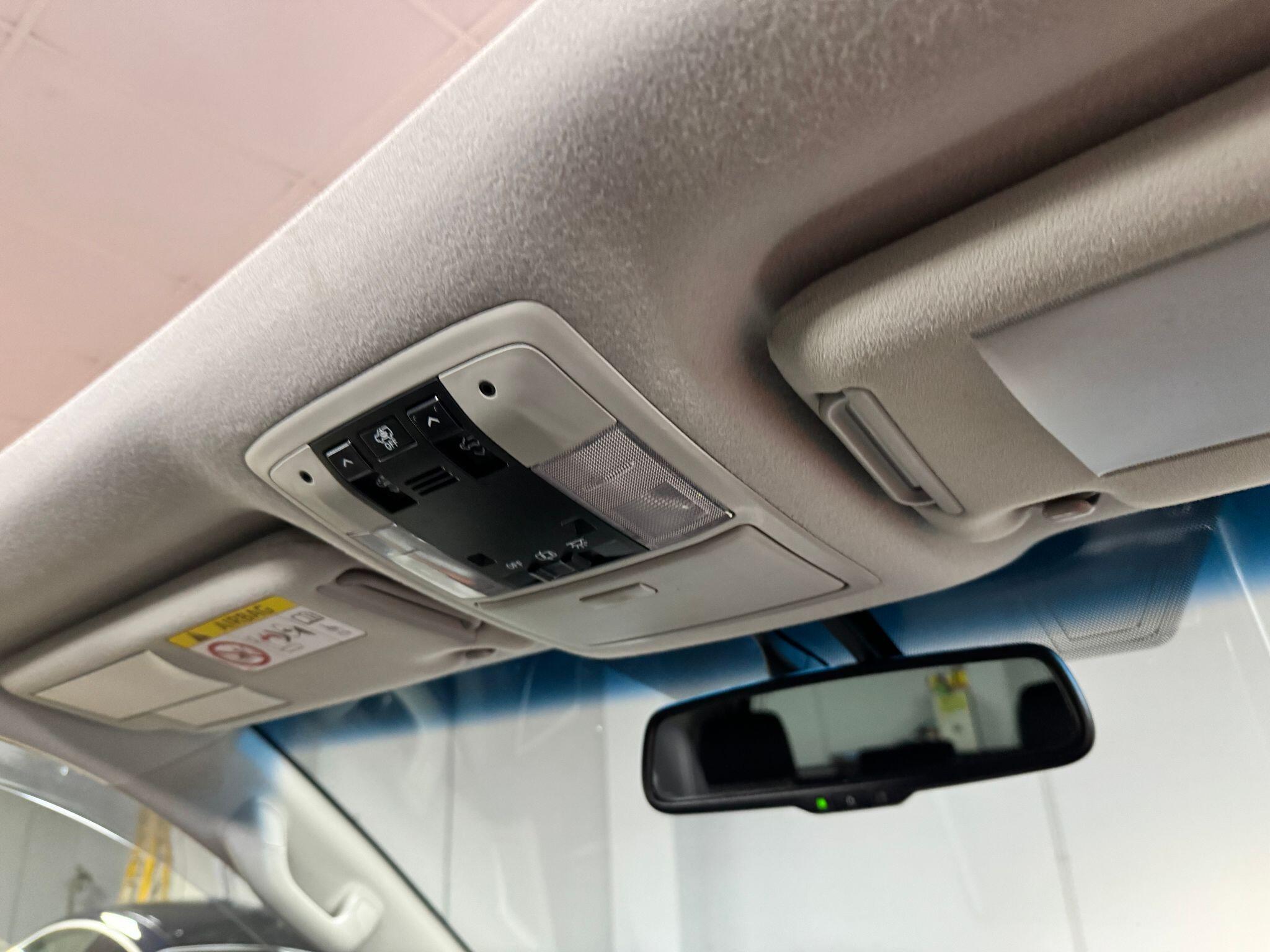 Toyota Land Cruiser 3.0 D-4D Invincible Auto 4WD Euro 5 5dr (7 Seats) 5dr Automatic 2014