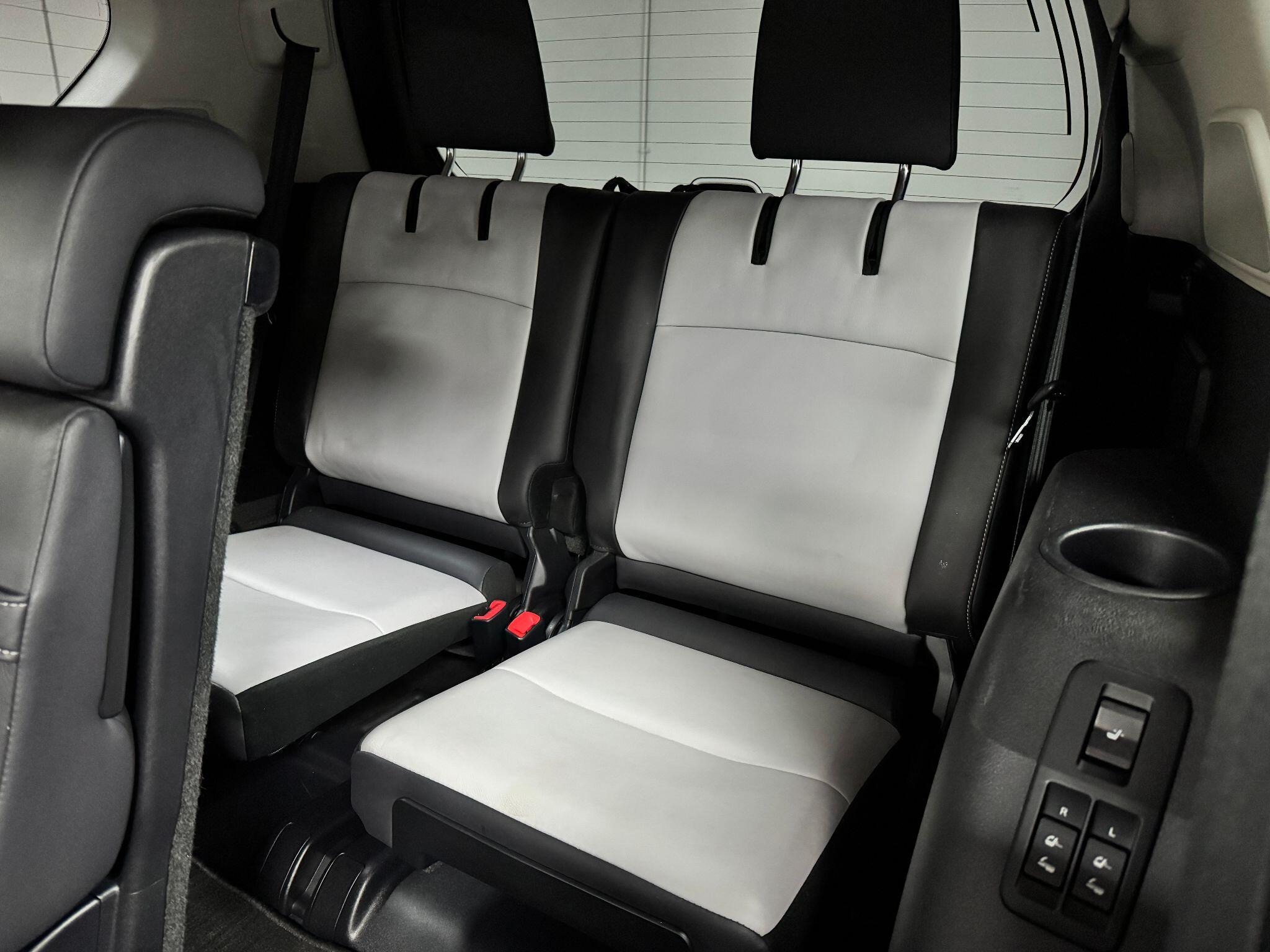 Toyota Land Cruiser 3.0 D-4D Invincible Auto 4WD Euro 5 5dr (7 Seats) 5dr Automatic 2014