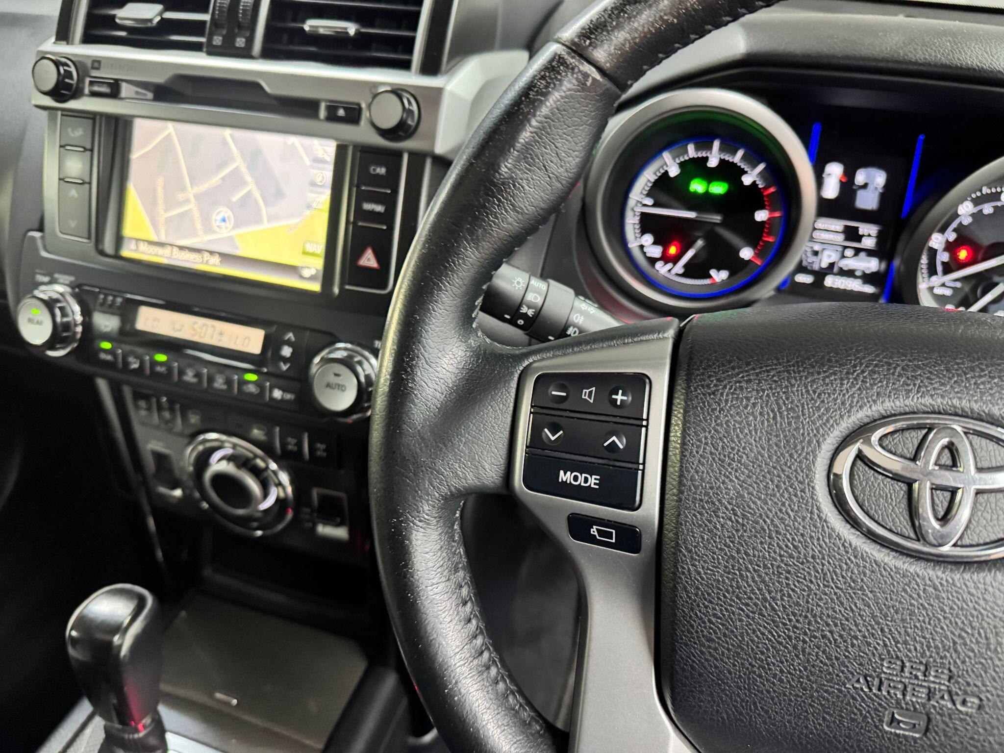 Toyota Land Cruiser 3.0 D-4D Invincible Auto 4WD Euro 5 5dr (7 Seats) 5dr Automatic 2014