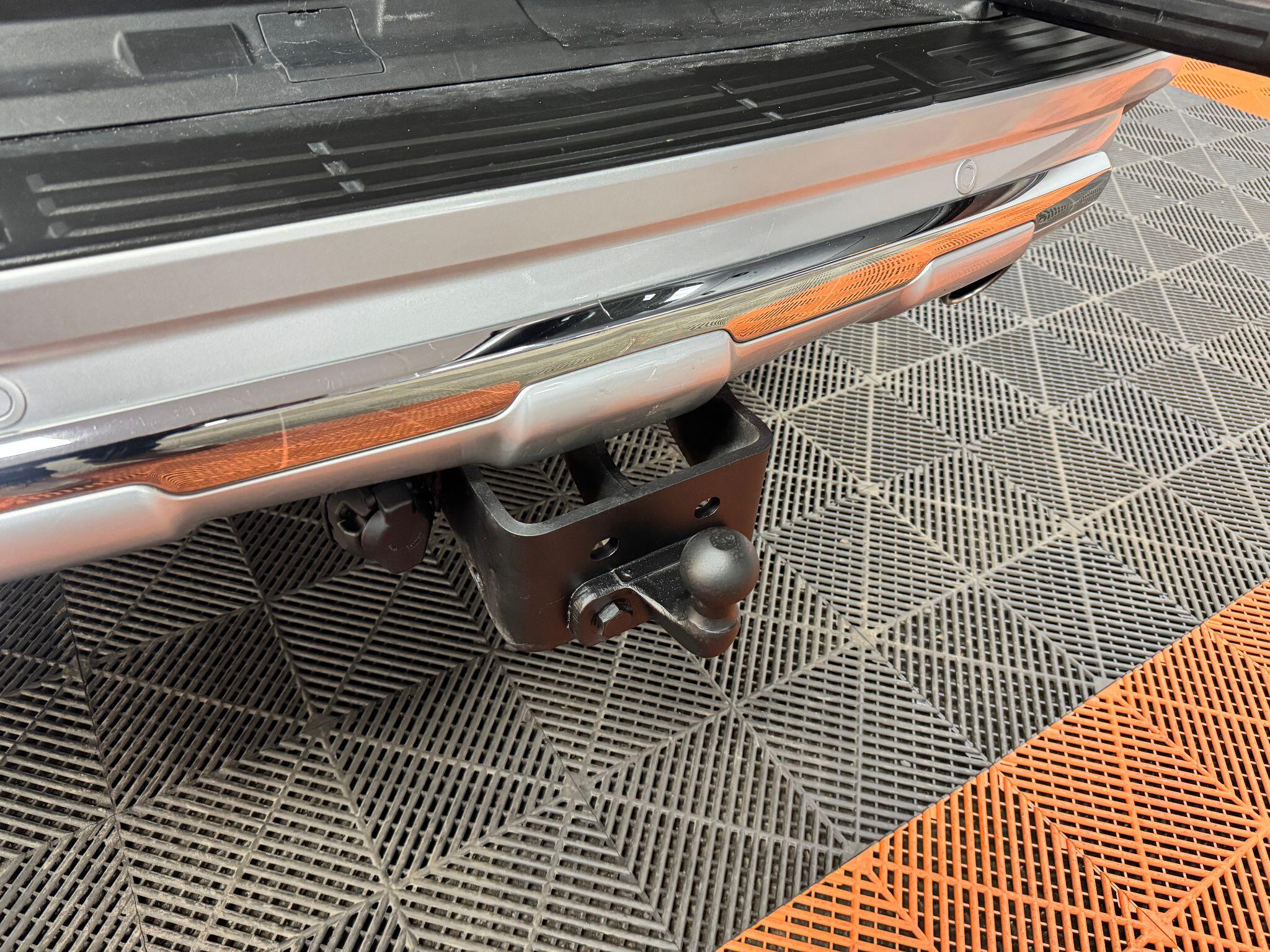 Toyota Land Cruiser 3.0 D-4D Invincible Auto 4WD Euro 5 5dr (7 Seats) 5dr Automatic 2014