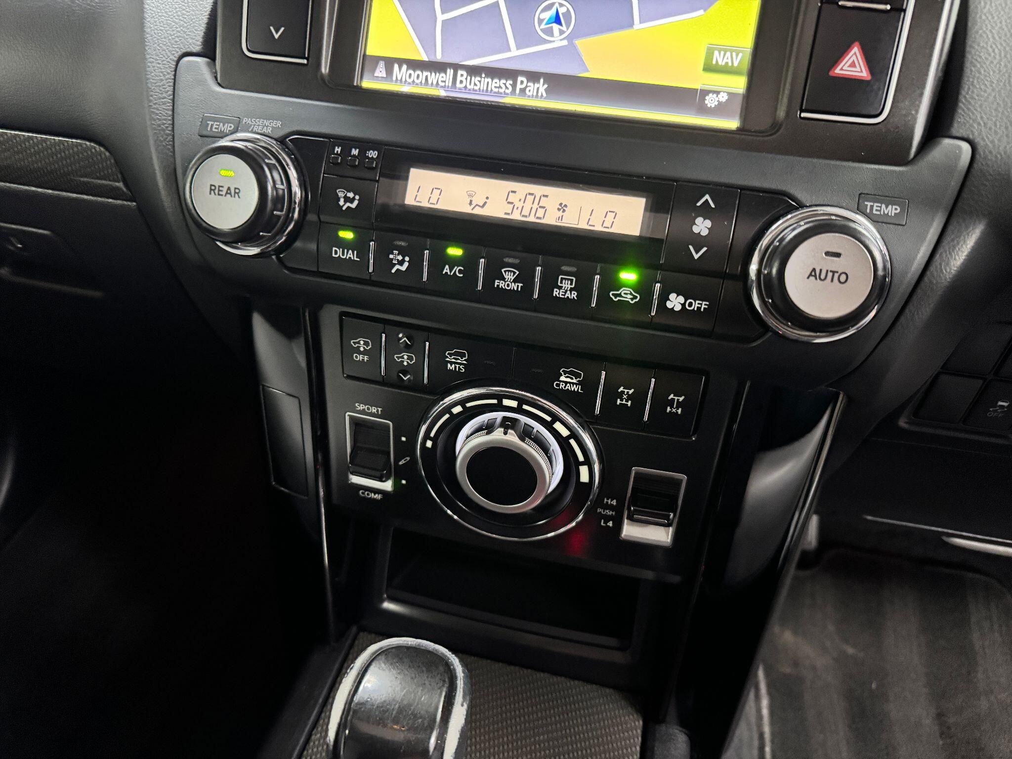 Toyota Land Cruiser 3.0 D-4D Invincible Auto 4WD Euro 5 5dr (7 Seats) 5dr Automatic 2014