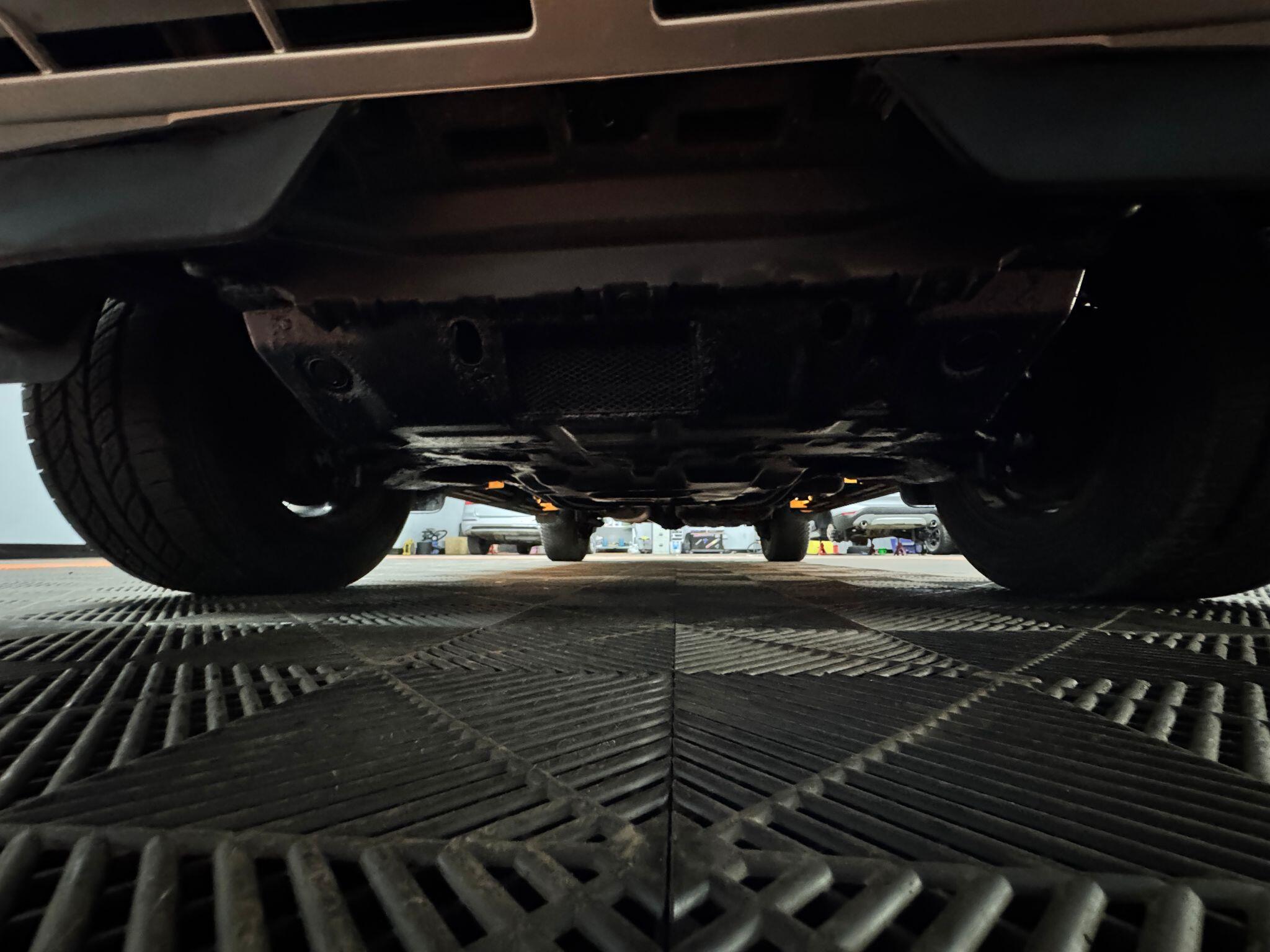 Toyota Land Cruiser 3.0 D-4D Invincible Auto 4WD Euro 5 5dr (7 Seats) 5dr Automatic 2014