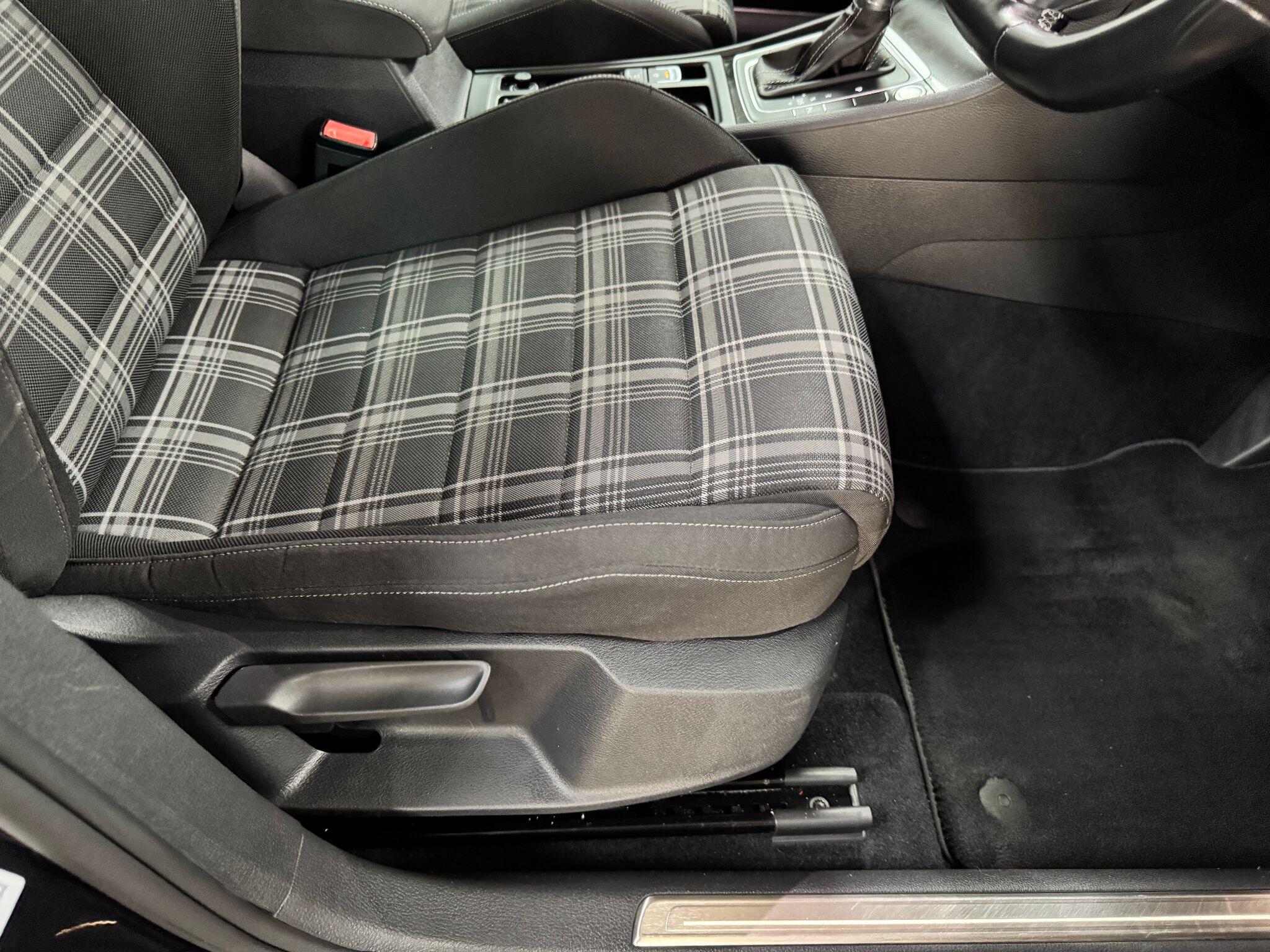 Volkswagen Golf 2.0 TDI BlueMotion Tech GT Edition Euro 6 (s/s) 5dr 5dr Manual 2017