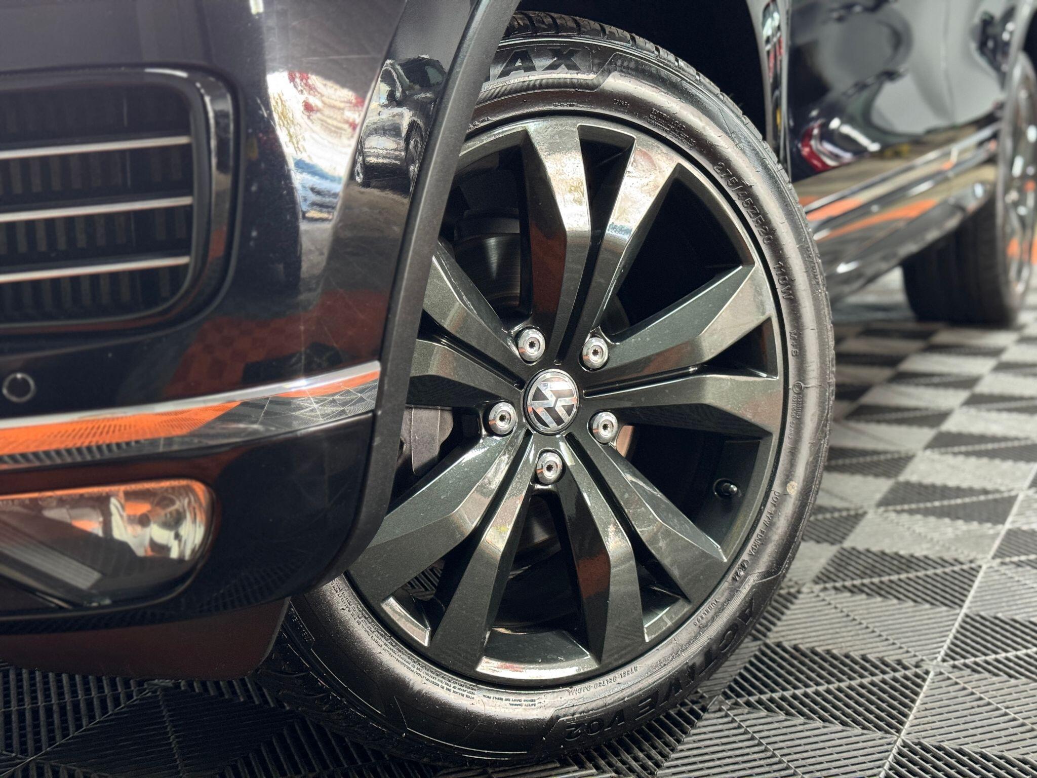 Volkswagen Touareg 3.0 TDI V6 BlueMotion Tech R-Line Tiptronic 4WD Euro 6 (s/s) 5dr 5dr Automatic 2015