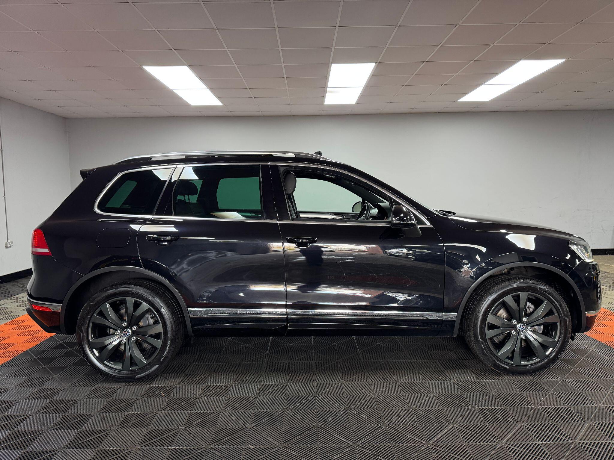 Volkswagen Touareg 3.0 TDI V6 BlueMotion Tech R-Line Tiptronic 4WD Euro 6 (s/s) 5dr 5dr Automatic 2015