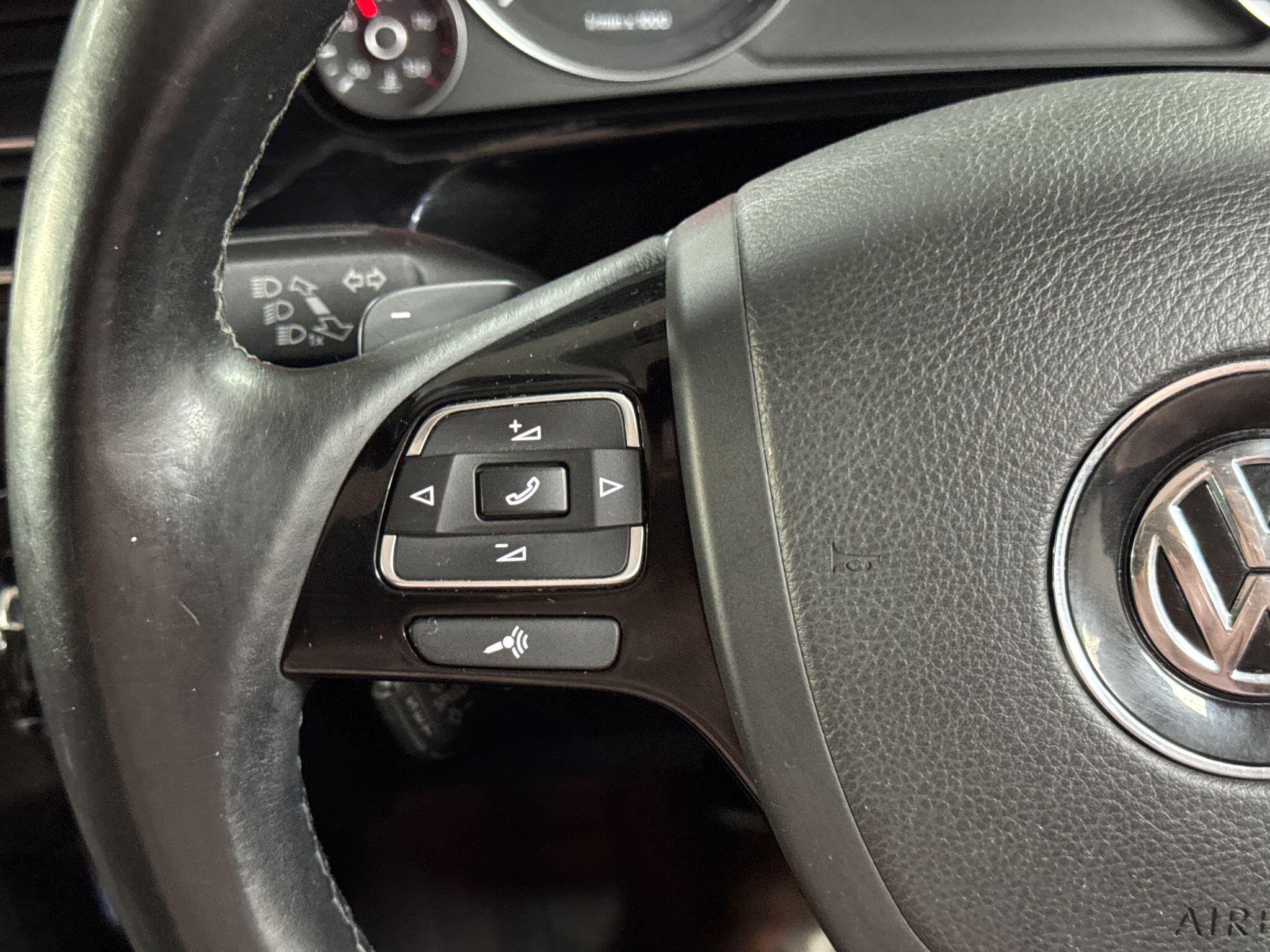 Volkswagen Touareg 3.0 TDI V6 BlueMotion Tech R-Line Tiptronic 4WD Euro 6 (s/s) 5dr 5dr Automatic 2015