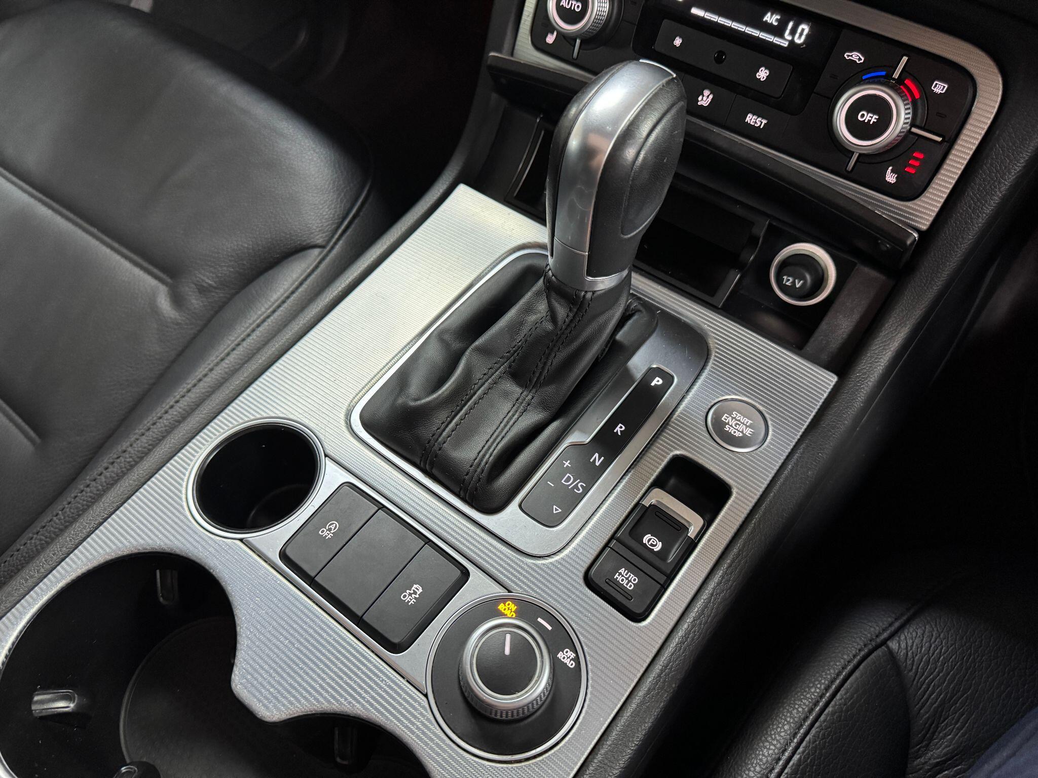 Volkswagen Touareg 3.0 TDI V6 BlueMotion Tech R-Line Tiptronic 4WD Euro 6 (s/s) 5dr 5dr Automatic 2015