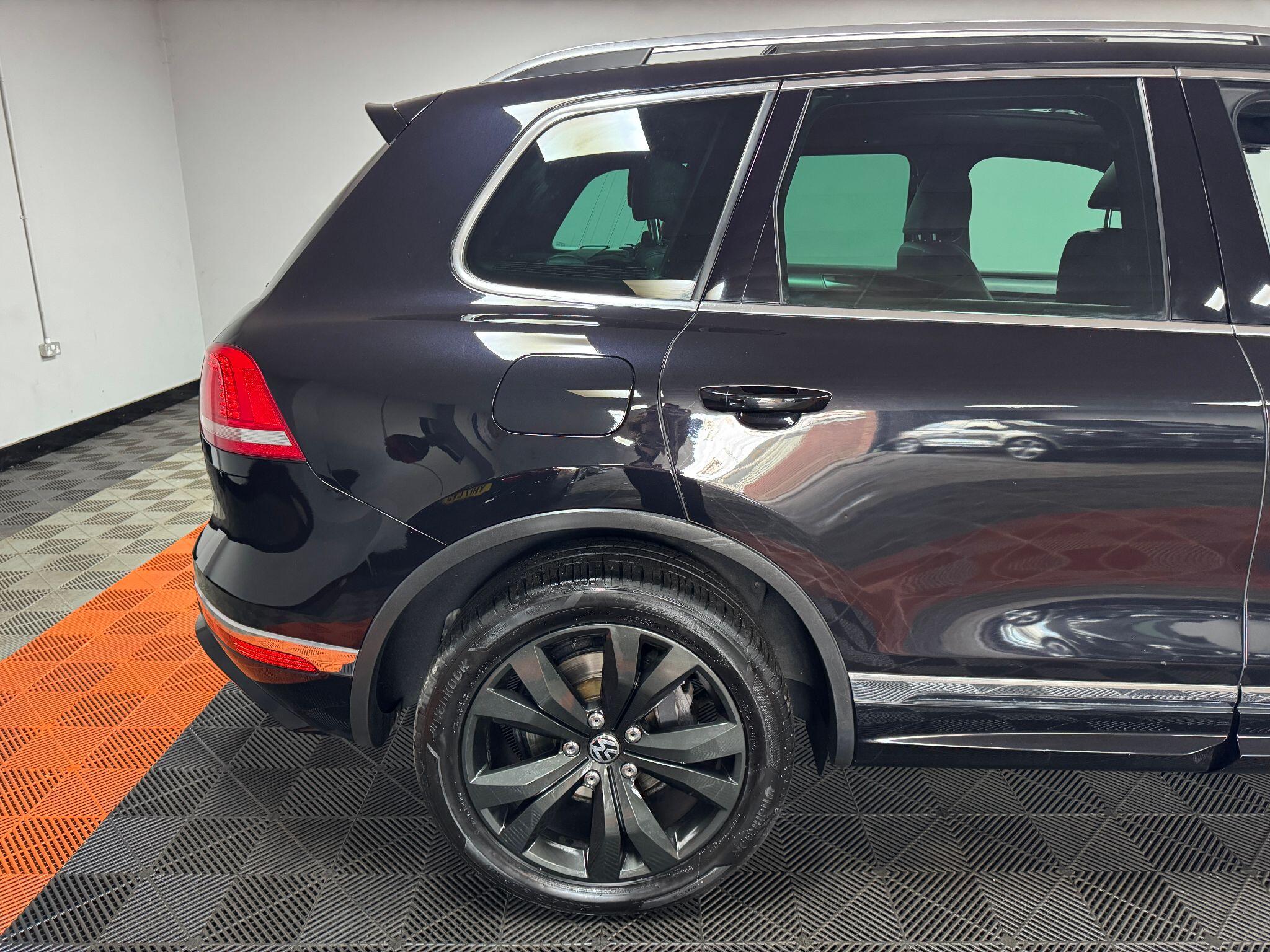 Volkswagen Touareg 3.0 TDI V6 BlueMotion Tech R-Line Tiptronic 4WD Euro 6 (s/s) 5dr 5dr Automatic 2015