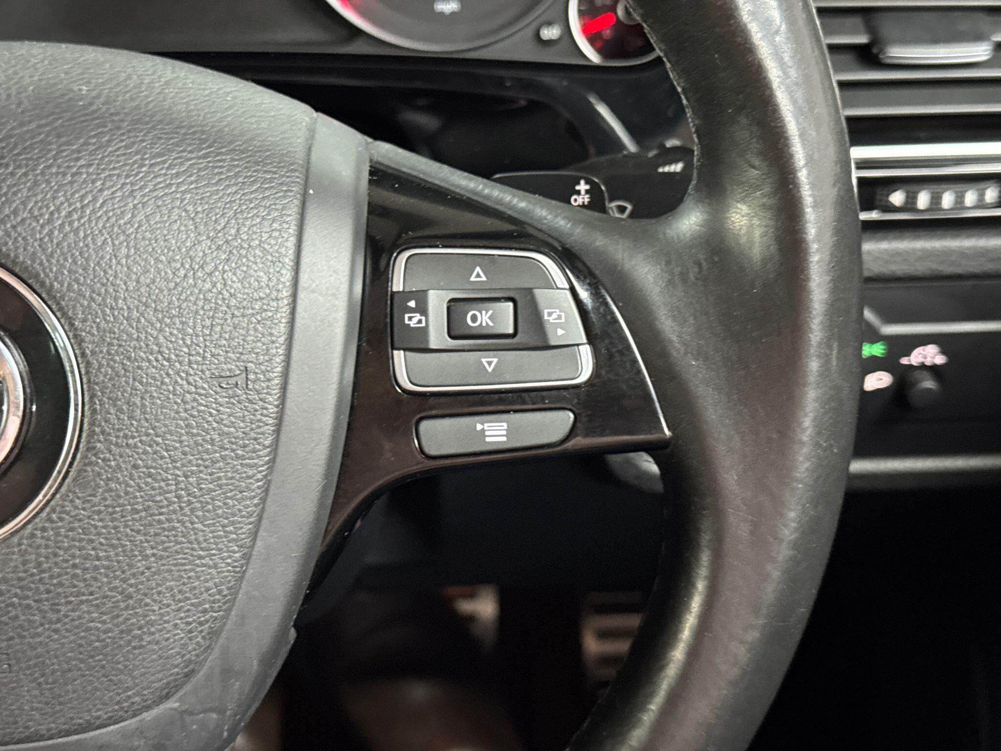 Volkswagen Touareg 3.0 TDI V6 BlueMotion Tech R-Line Tiptronic 4WD Euro 6 (s/s) 5dr 5dr Automatic 2015