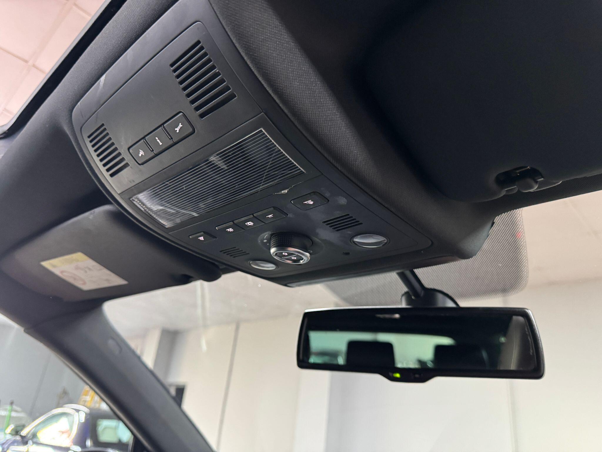 Volkswagen Touareg 3.0 TDI V6 BlueMotion Tech R-Line Tiptronic 4WD Euro 6 (s/s) 5dr 5dr Automatic 2015