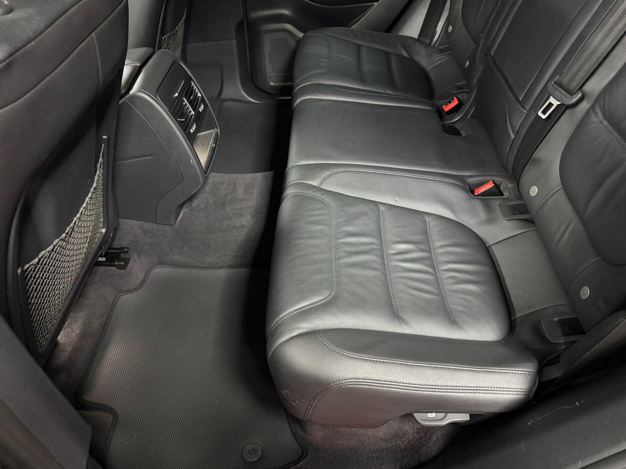 Volkswagen Touareg 3.0 TDI V6 BlueMotion Tech R-Line Tiptronic 4WD Euro 6 (s/s) 5dr 5dr Automatic 2015