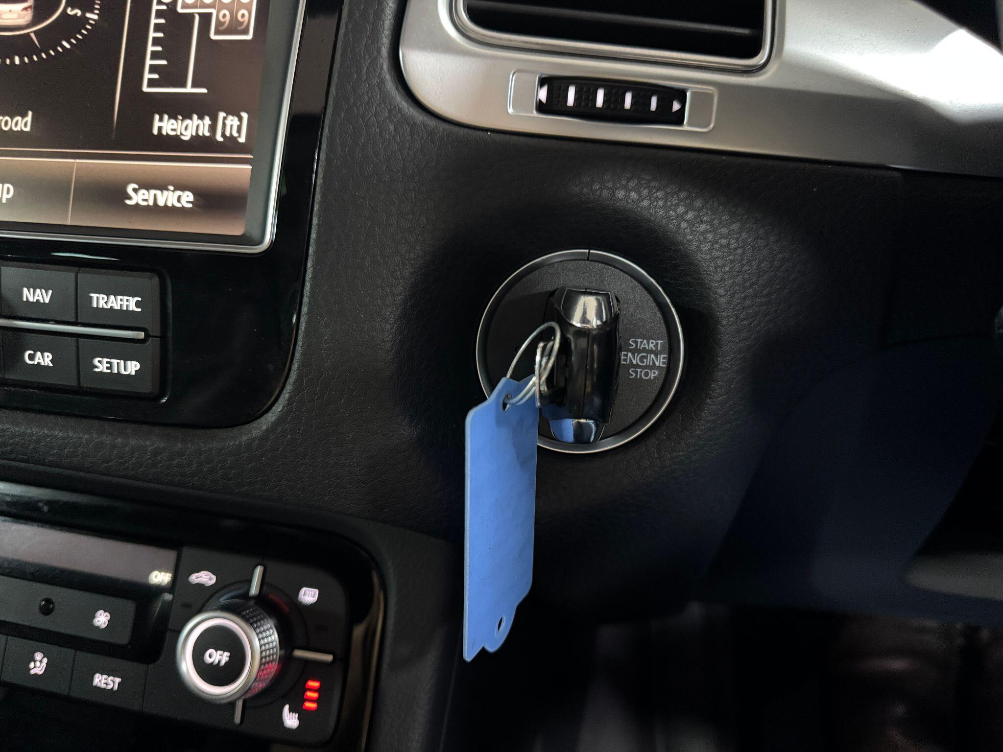 Volkswagen Touareg 3.0 TDI V6 BlueMotion Tech R-Line Tiptronic 4WD Euro 6 (s/s) 5dr 5dr Automatic 2015