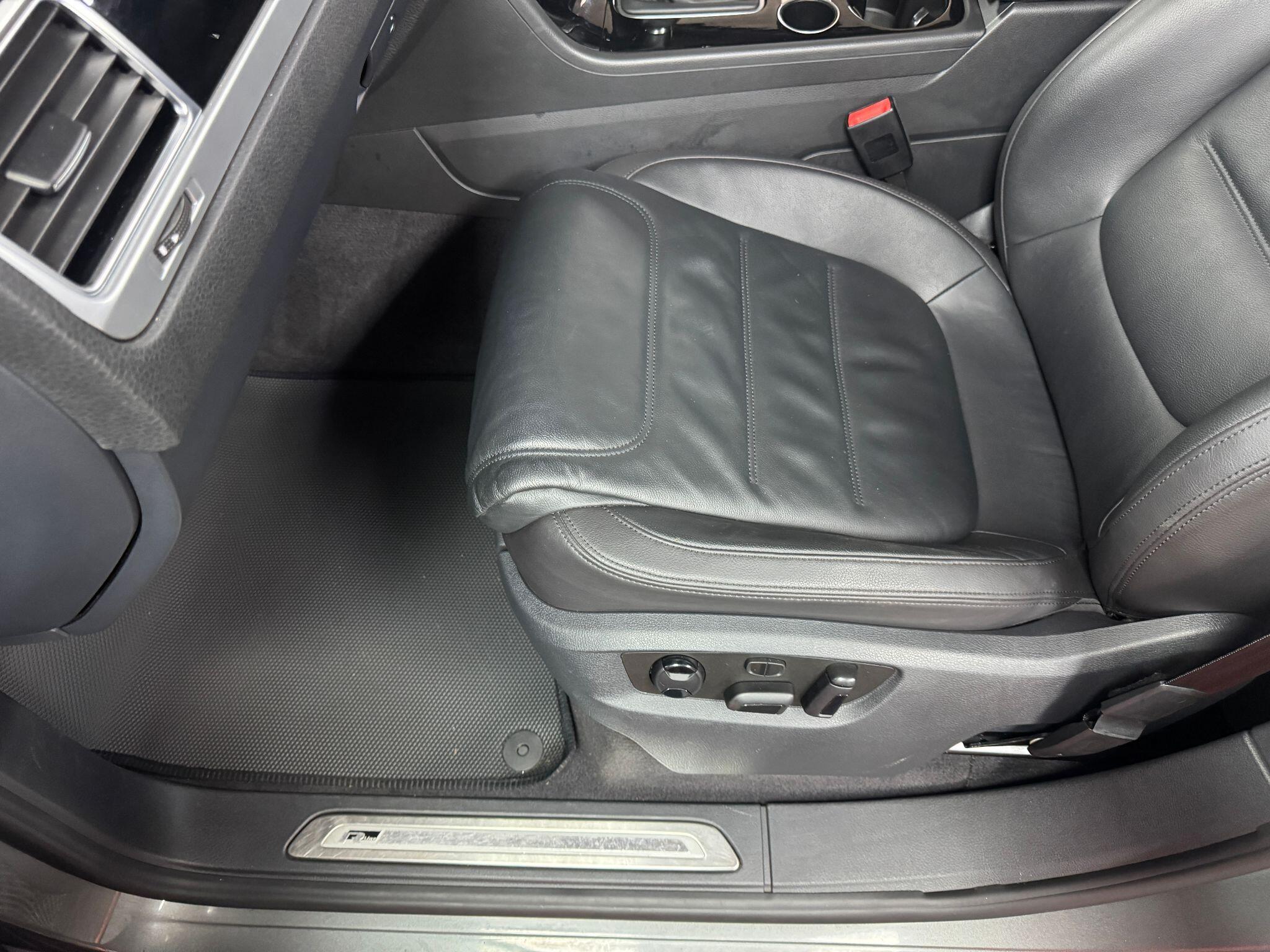 Volkswagen Touareg 3.0 TDI V6 BlueMotion Tech R-Line Tiptronic 4WD Euro 6 (s/s) 5dr 5dr Automatic 2015