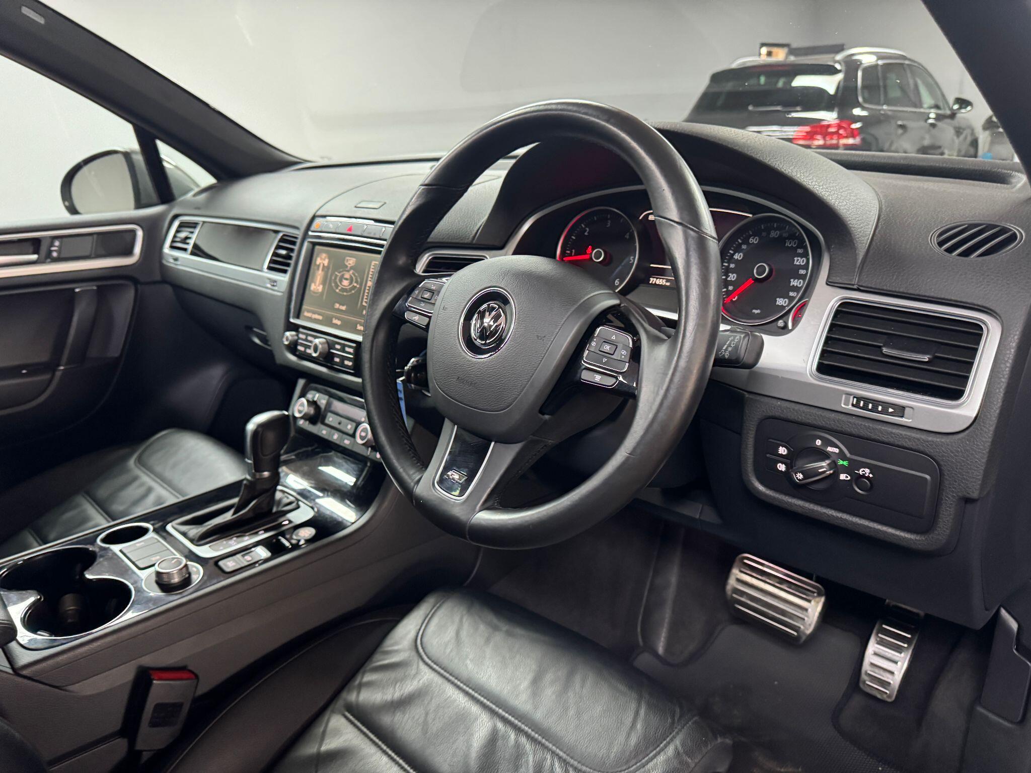 Volkswagen Touareg 3.0 TDI V6 BlueMotion Tech R-Line Tiptronic 4WD Euro 6 (s/s) 5dr 5dr Automatic 2015